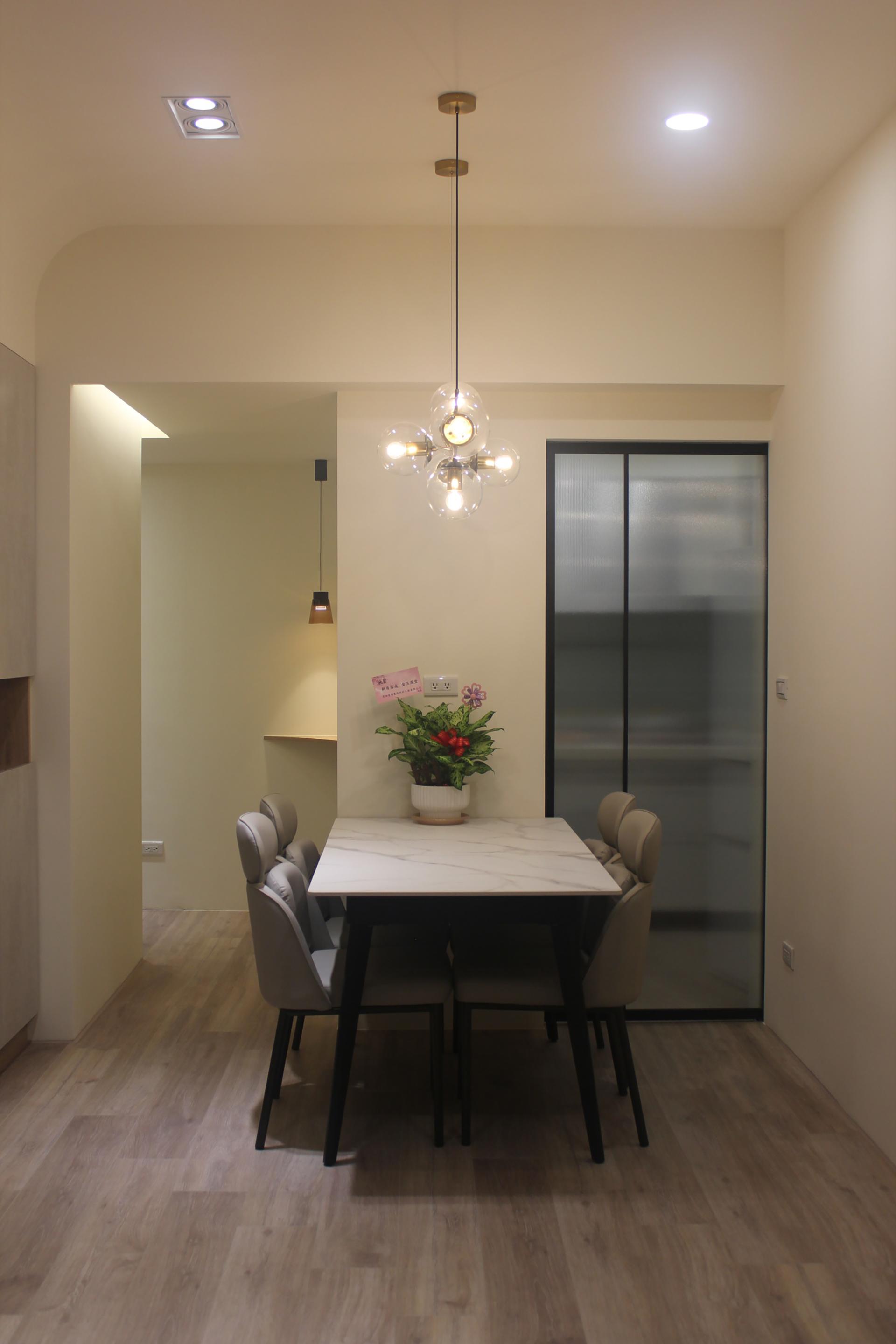 London Design Awards Winner - Radiant Arc Embrace