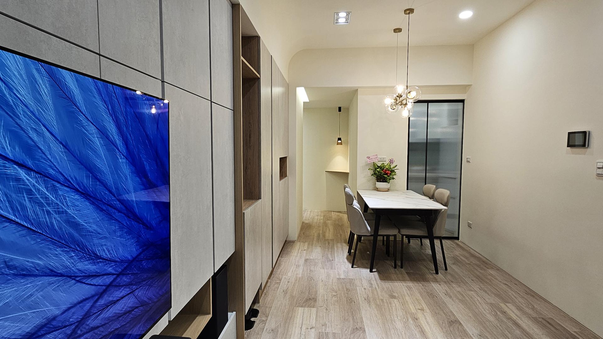 London Design Awards Winner - Radiant Arc Embrace