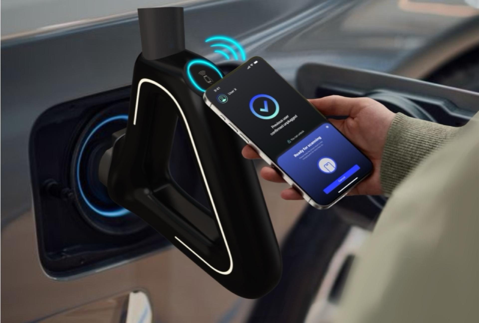 London Design Awards Winner - FluxCharger