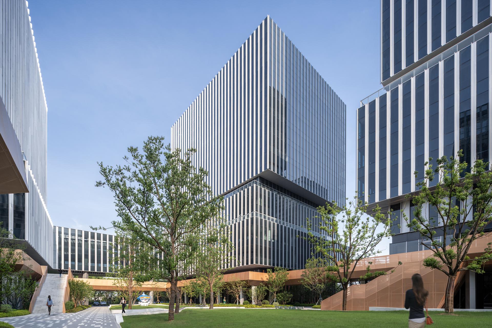 London Design Awards Winner - SUNGENT I-CENTER
