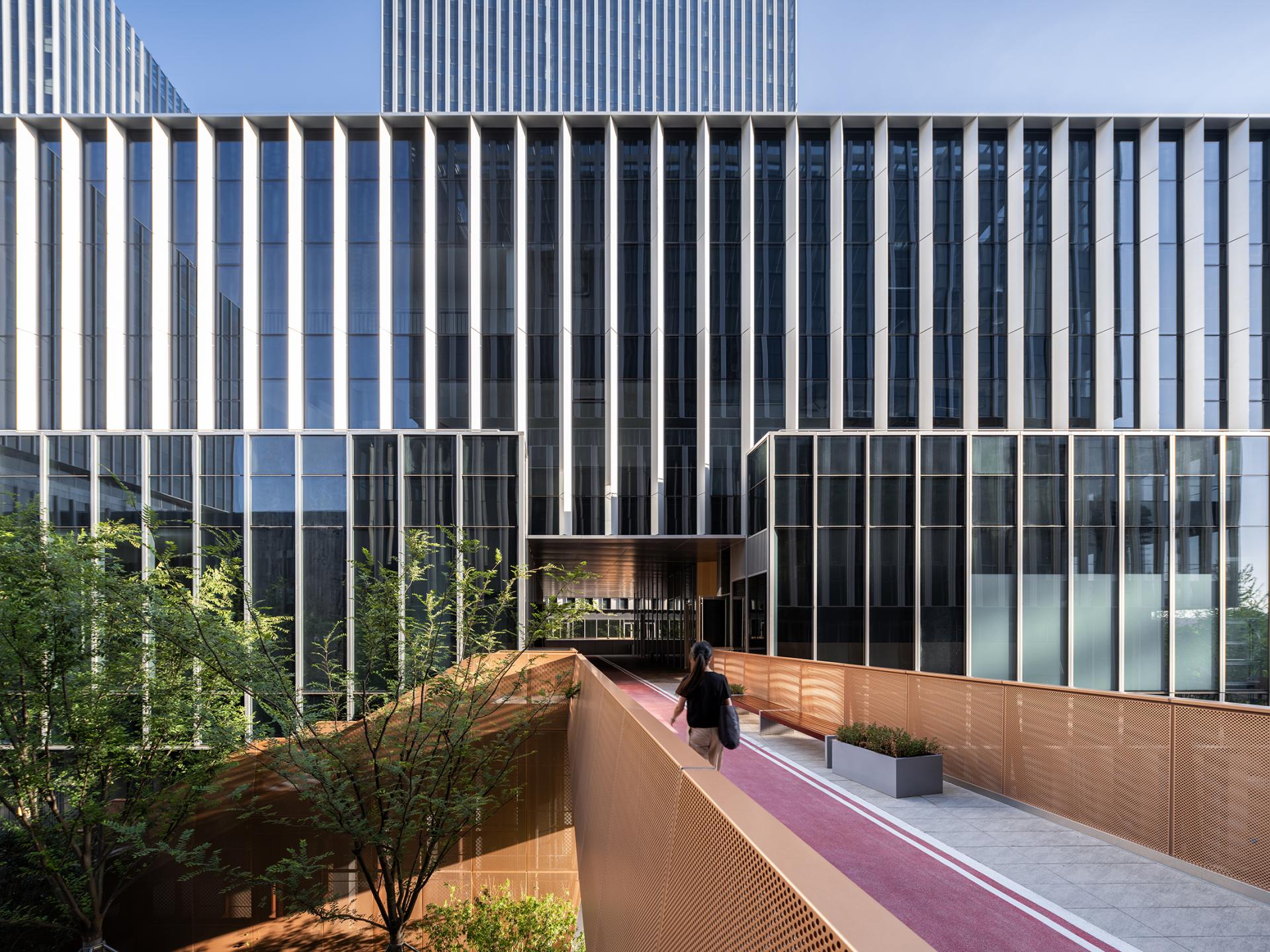 London Design Awards Winner - SUNGENT I-CENTER