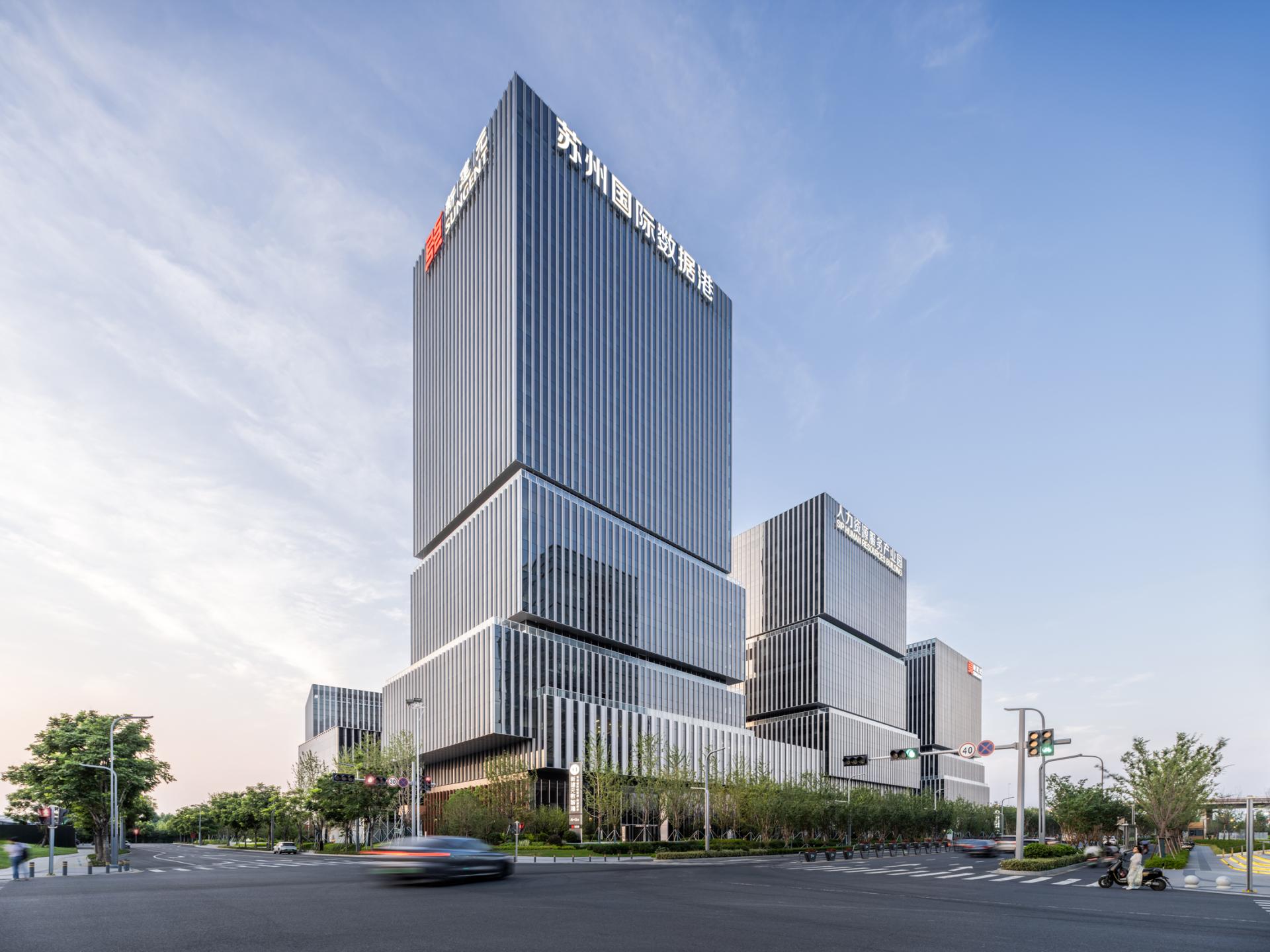 London Design Awards Winner - SUNGENT I-CENTER