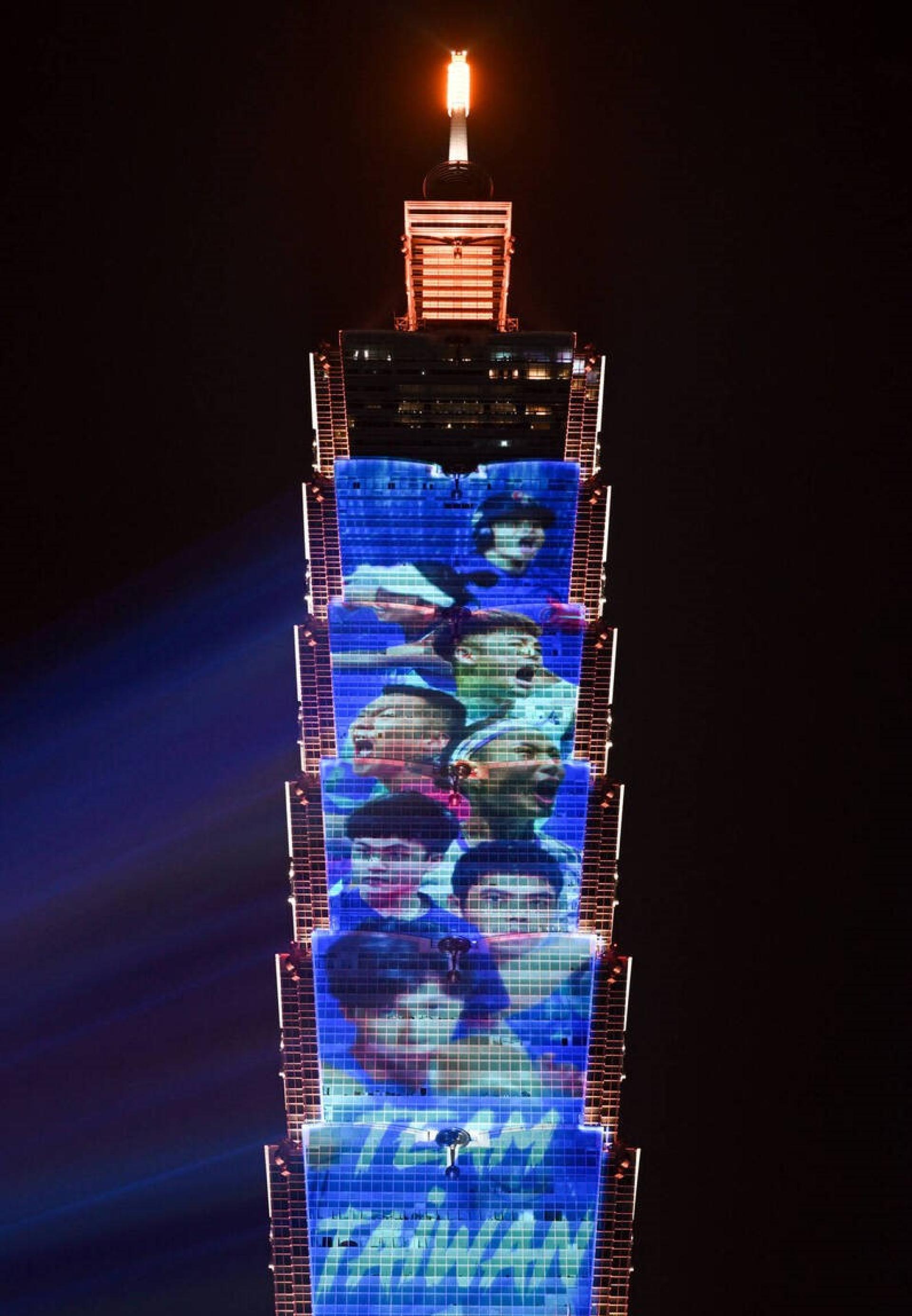 London Design Awards Winner - 2025 Taipei 101 New Year's Eve Light and Projection Show Eve