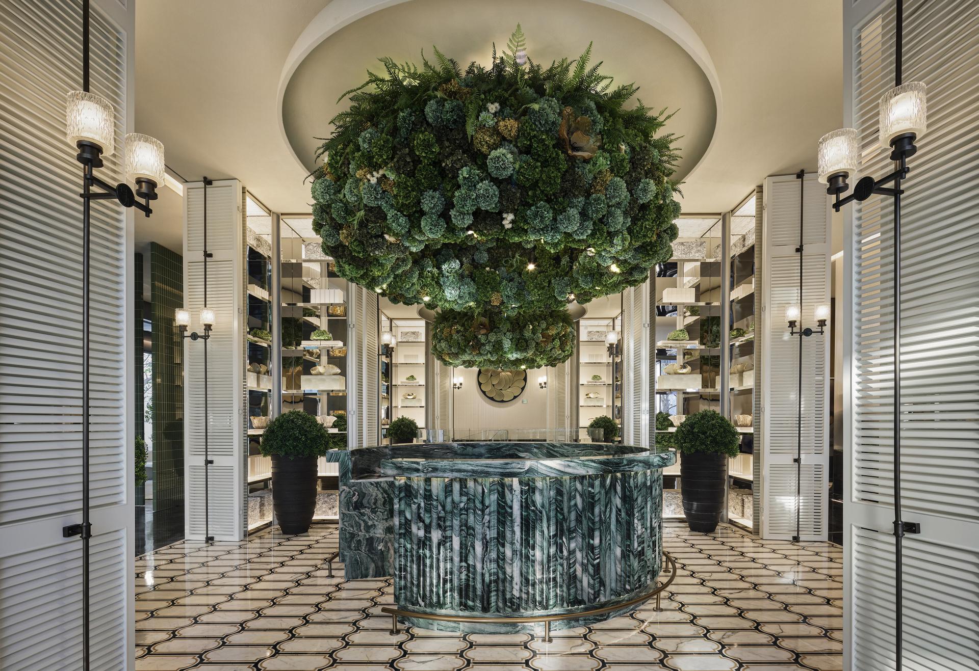 London Design Awards Winner - TAN GIM Club