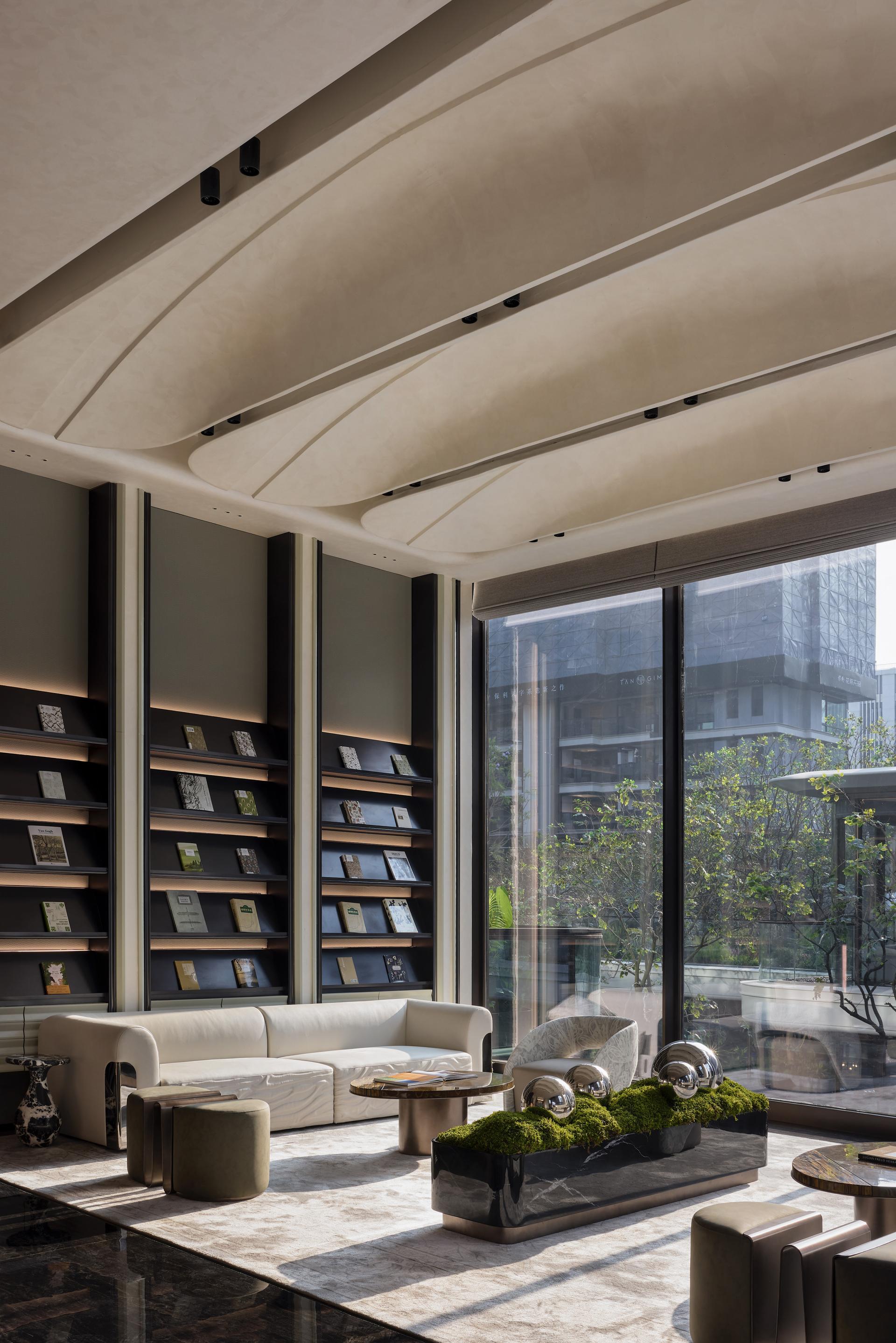 London Design Awards Winner - TAN GIM Club