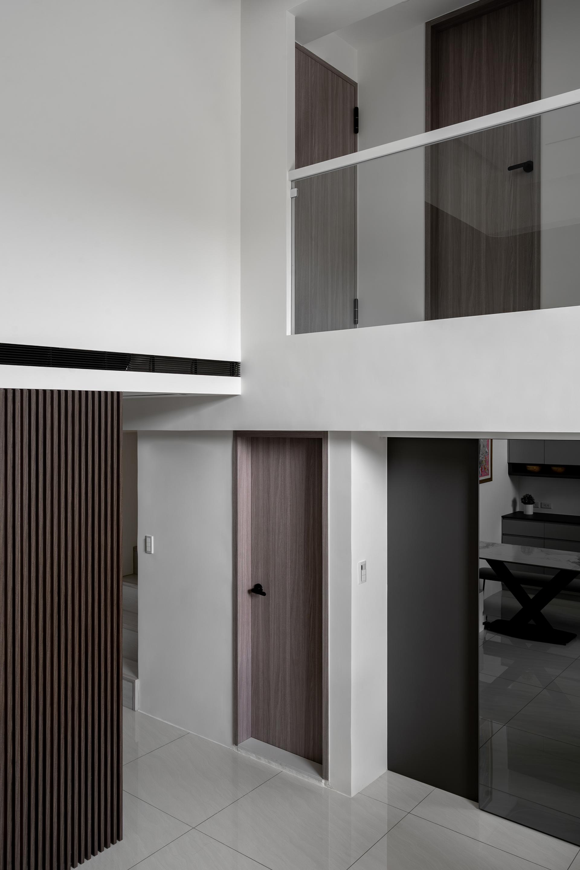 London Design Awards Winner - 灰白層次/Gray-White Layers