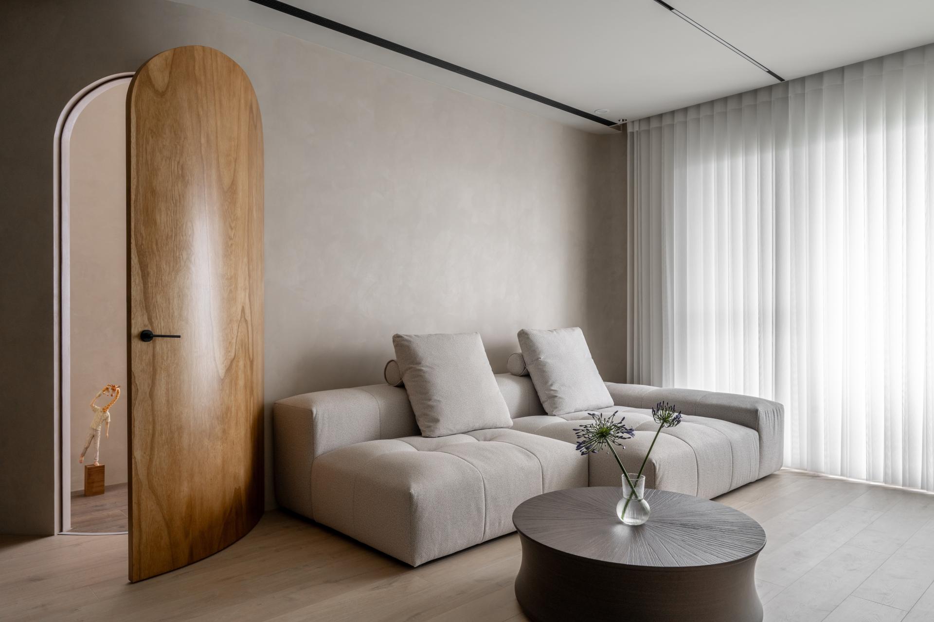 London Design Awards Winner - Curved Coastal Haven