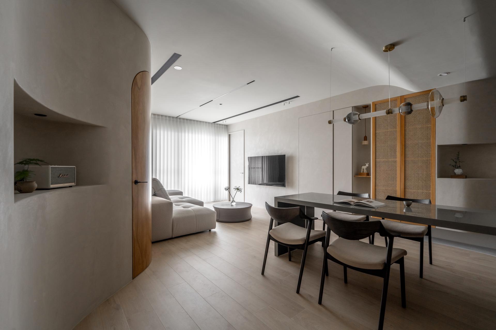 London Design Awards Winner - Curved Coastal Haven