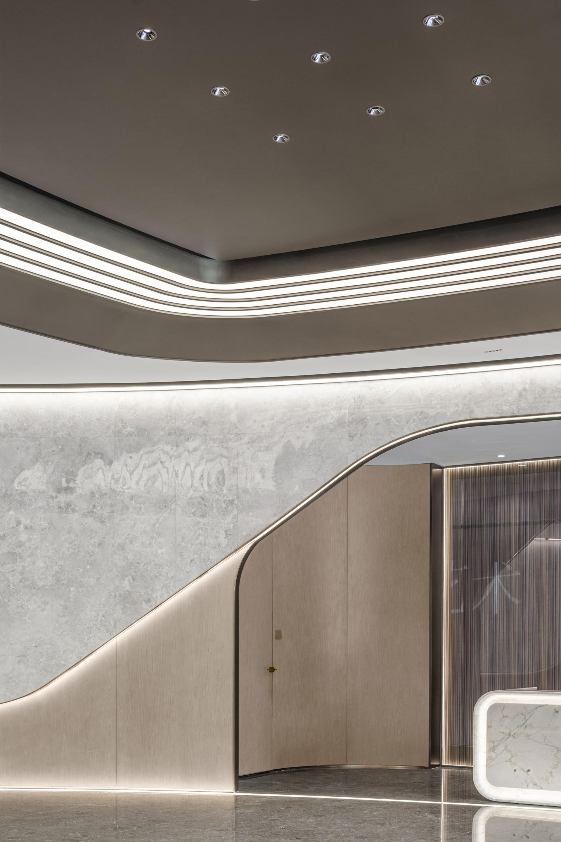London Design Awards Winner - Flowing Art