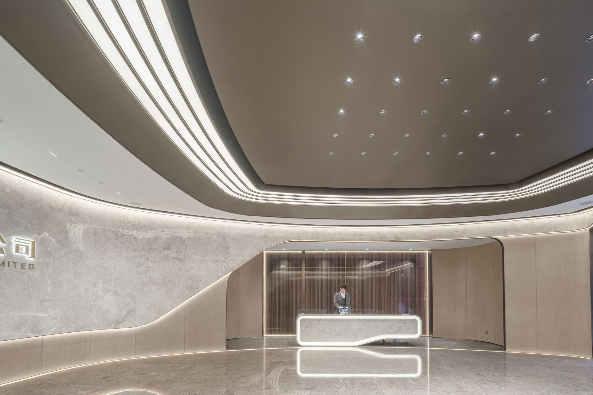 London Design Awards Winner - Flowing Art