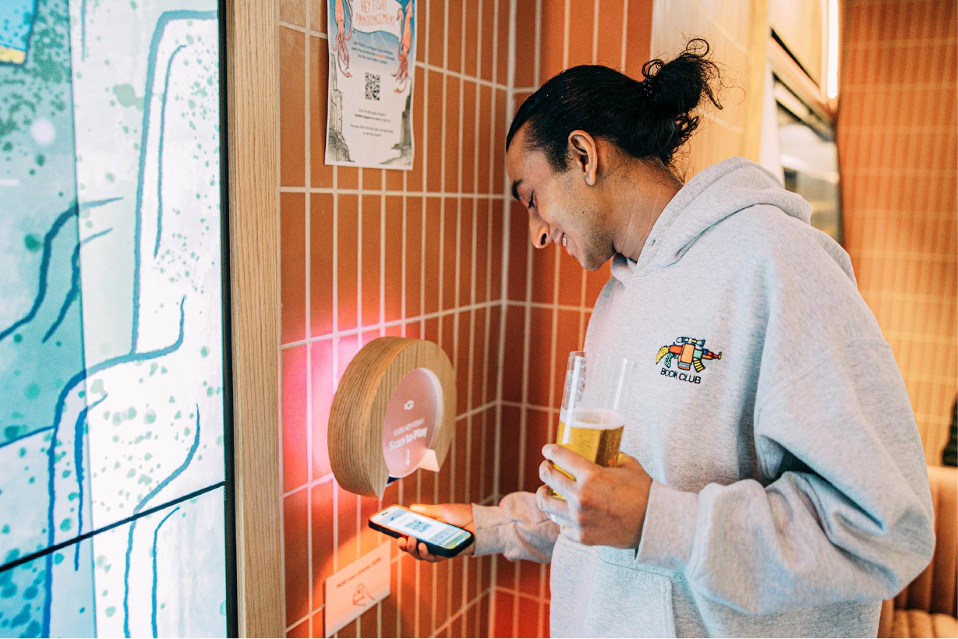 London Design Awards Winner - HEY FISH!