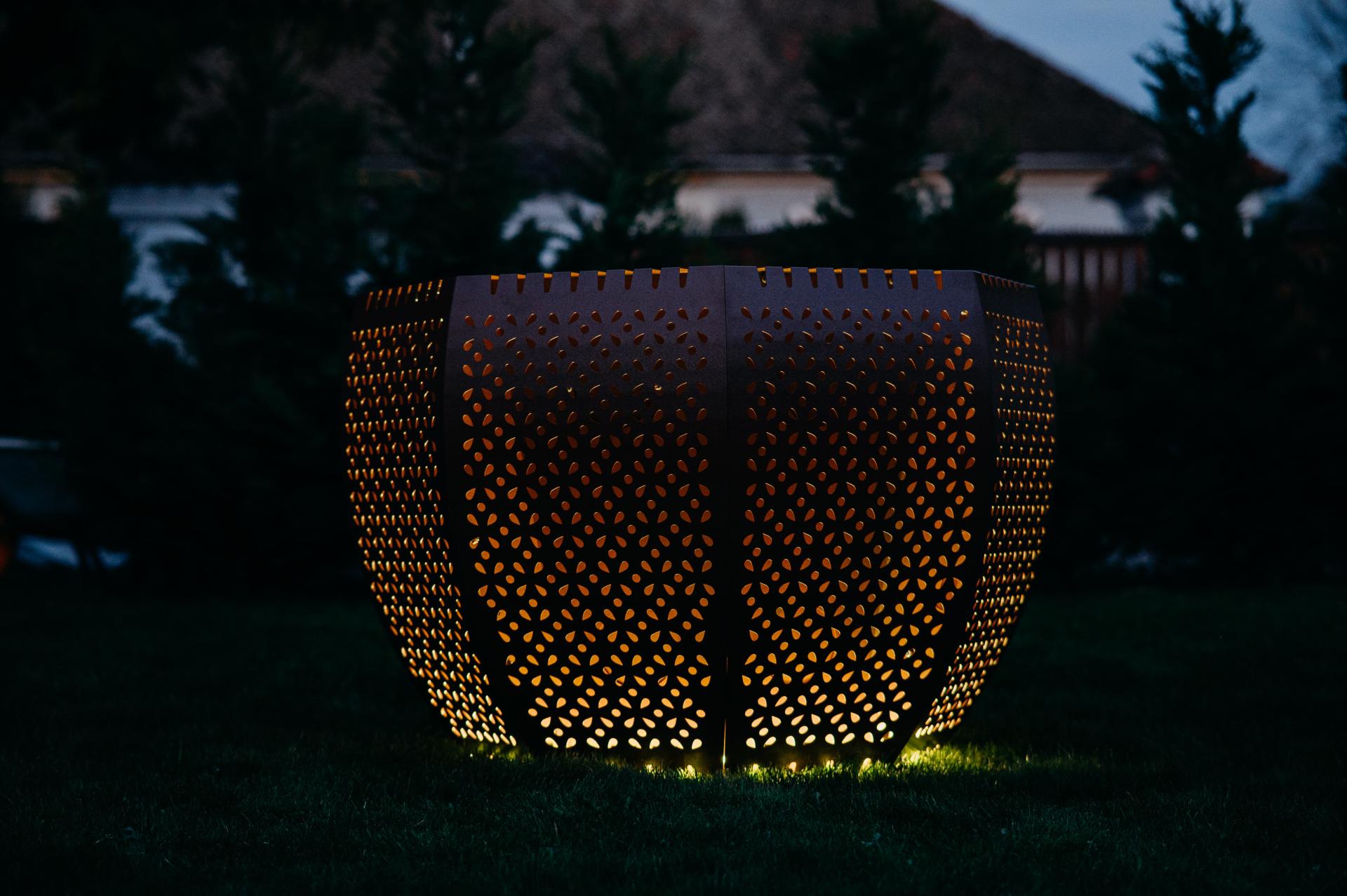 London Design Awards Winner - CRATERFLAME®-The multifunctional cooking garden furniture