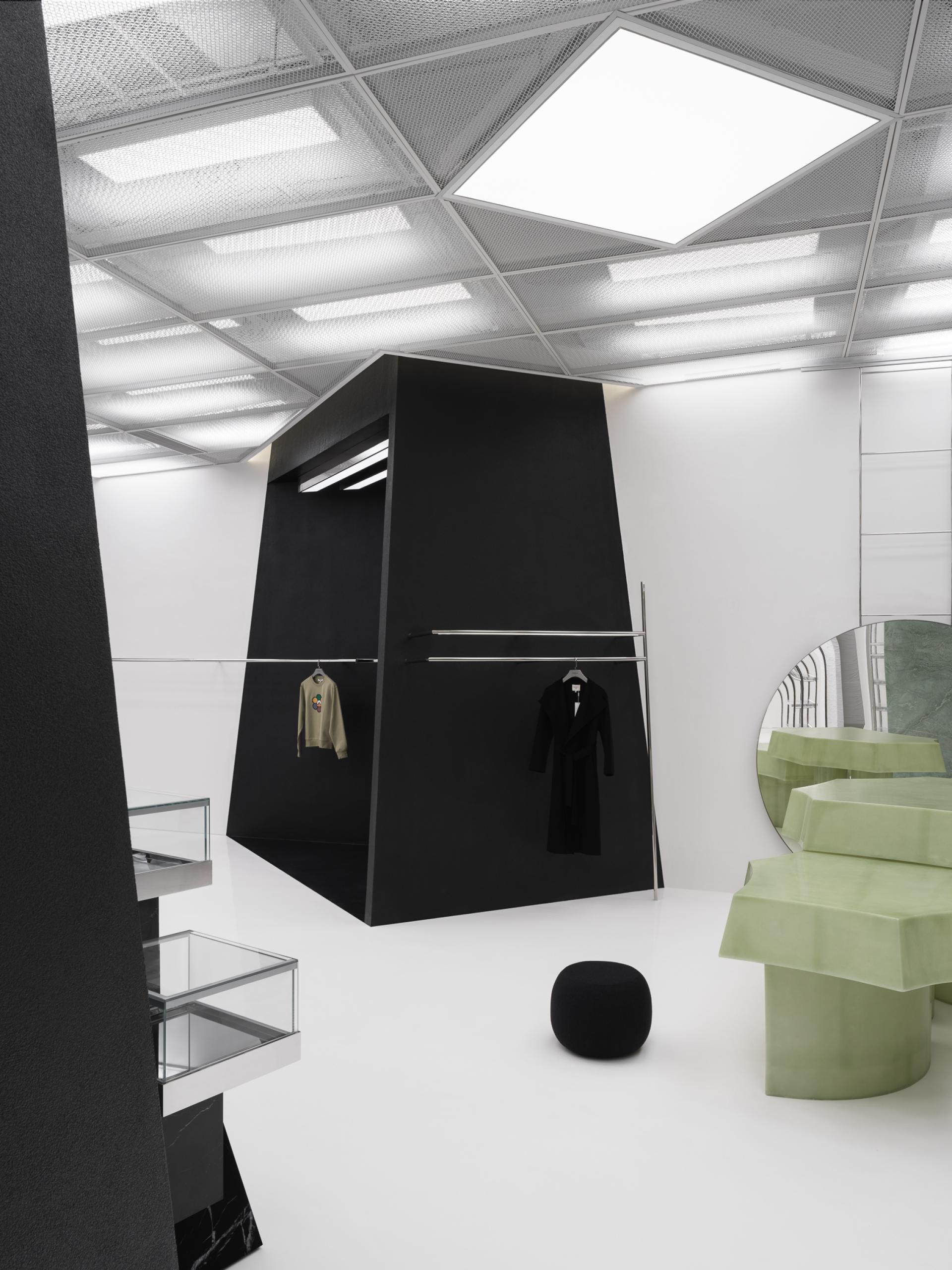 London Design Awards Winner - COSCIA Guangzhou Tower Boutique