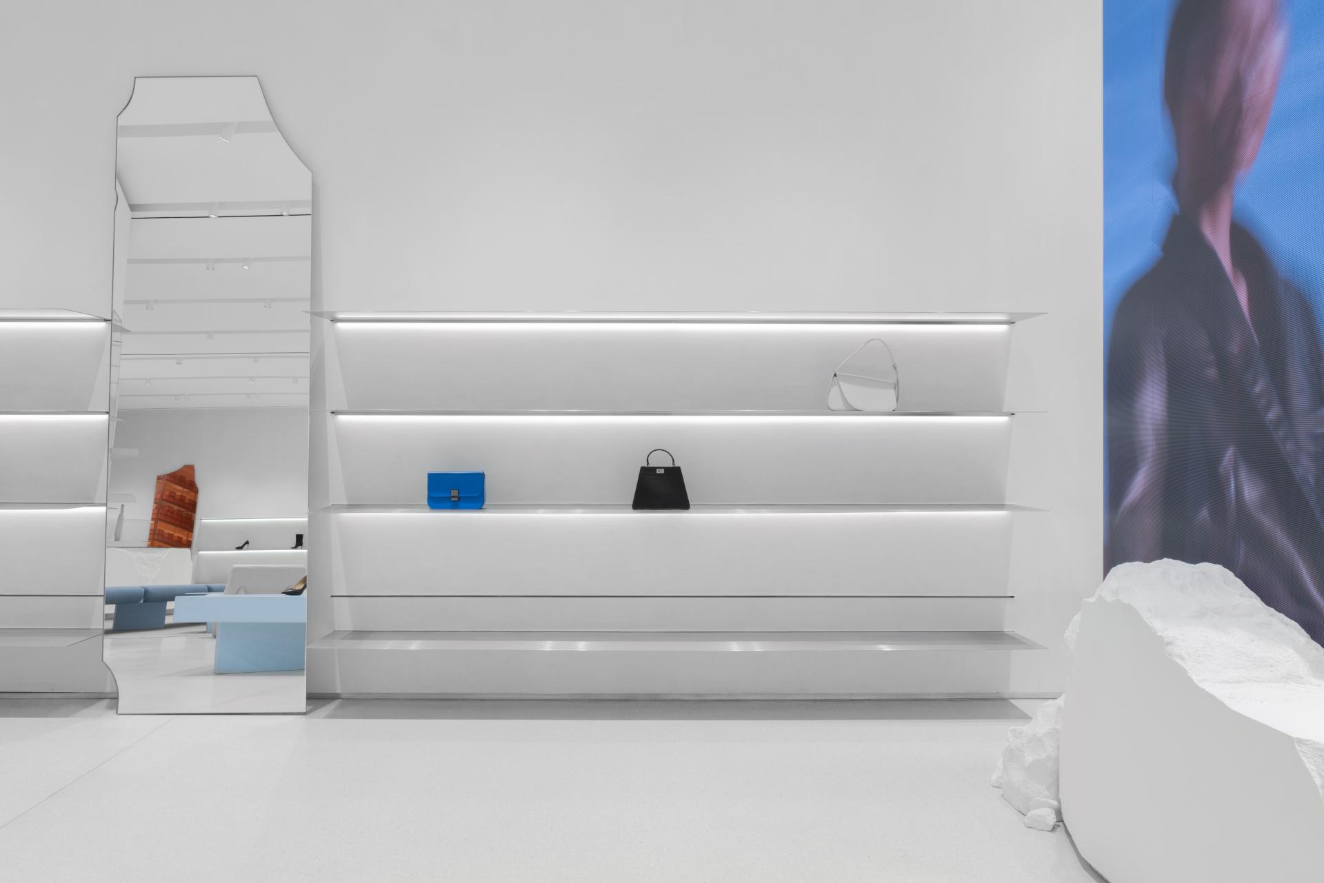London Design Awards Winner - EKONIKA store