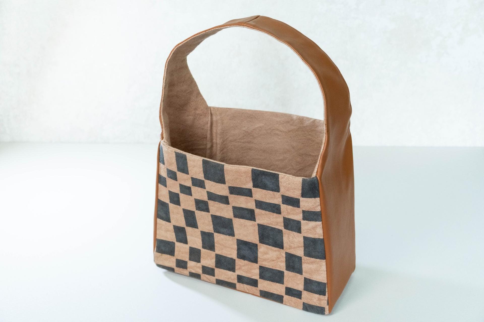 London Design Awards Winner - A Fluid Vision of Tradition: Persimmon Dyeing Bag Project