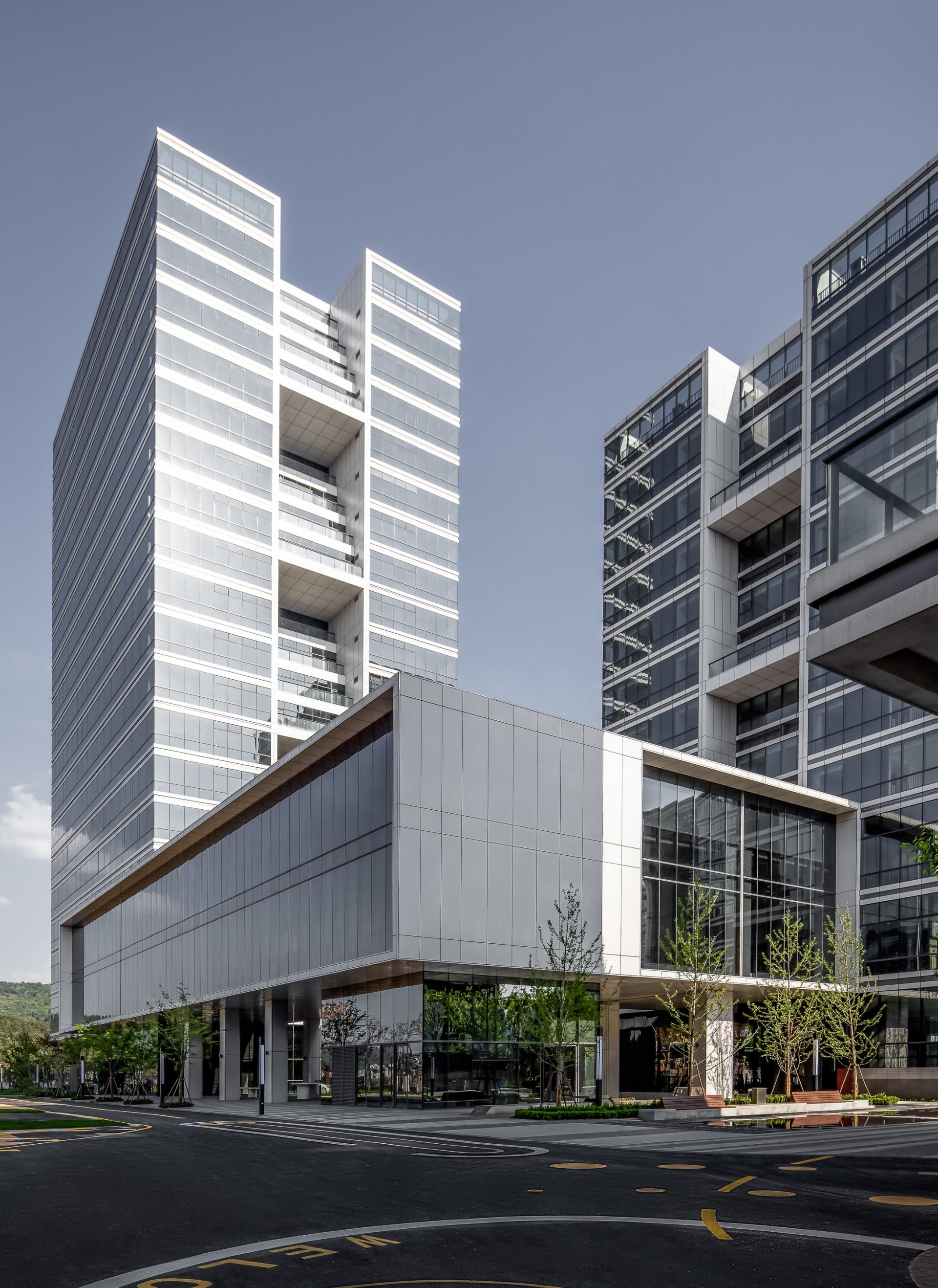 London Design Awards Winner - TIANMU MEDICINE  PORT SMALL AND MICRO VENTURE PARK