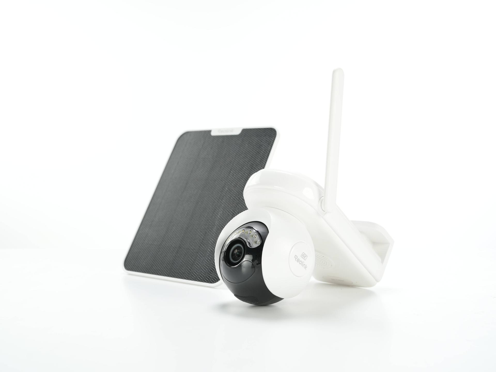 London Design Awards Winner - Reolink Altas PT Ultra 