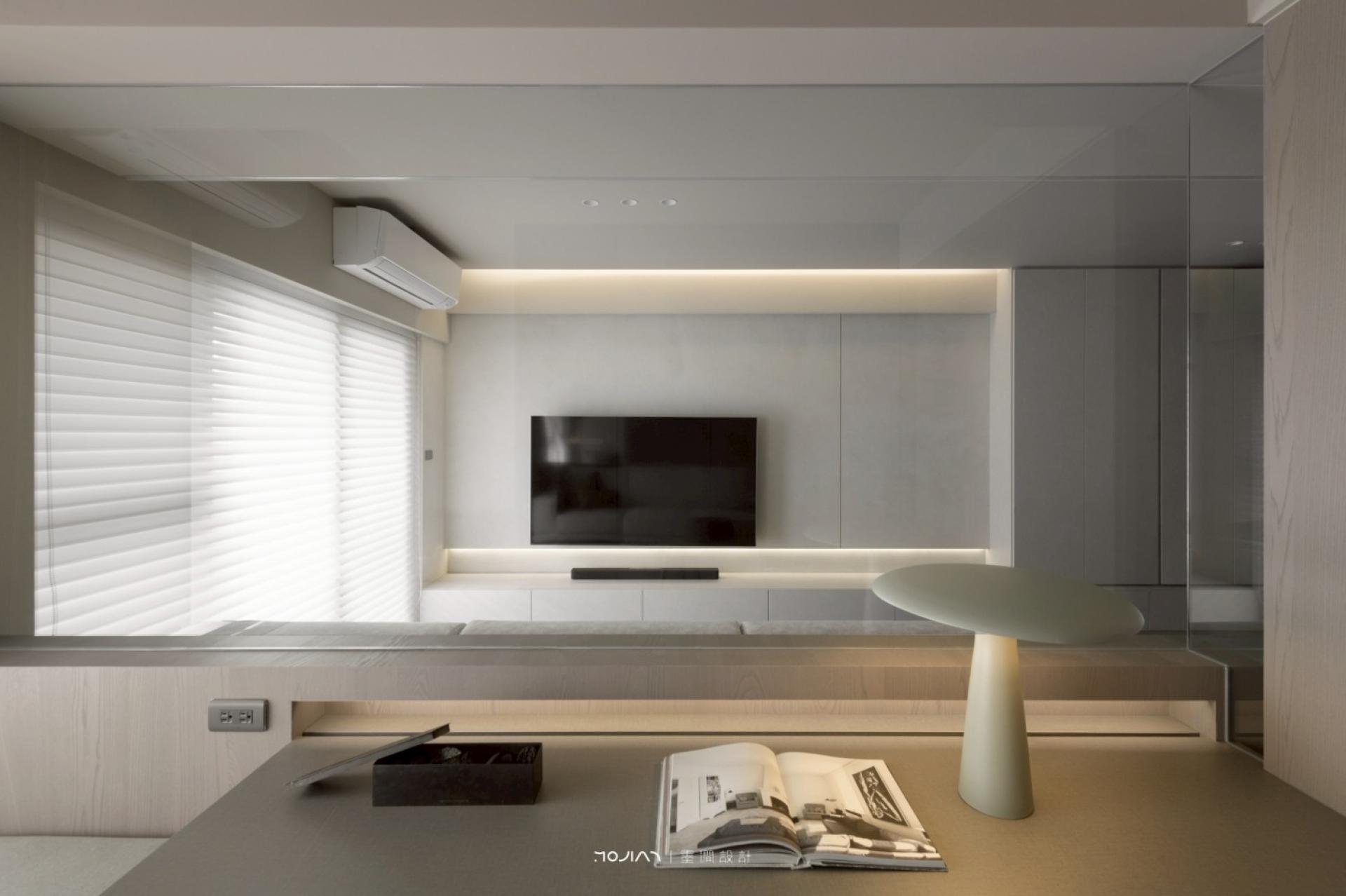 London Design Awards Winner - A Serene Realm of Wandering Light