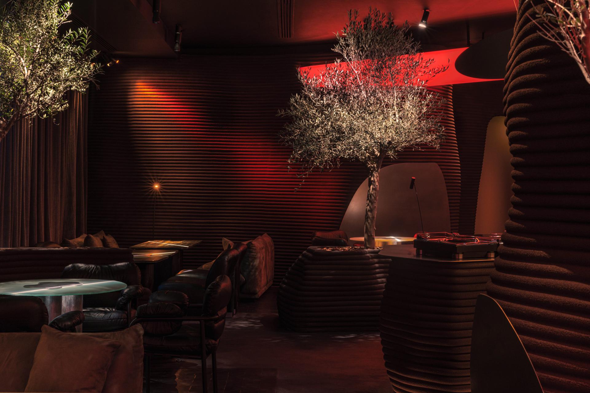 London Design Awards Winner - MYATA Platinum restaurant