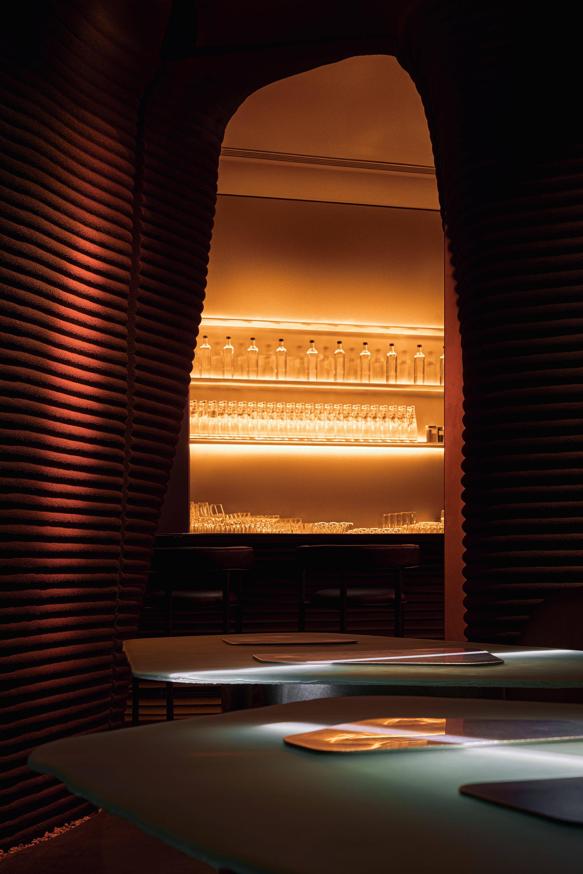 London Design Awards Winner - MYATA Platinum restaurant