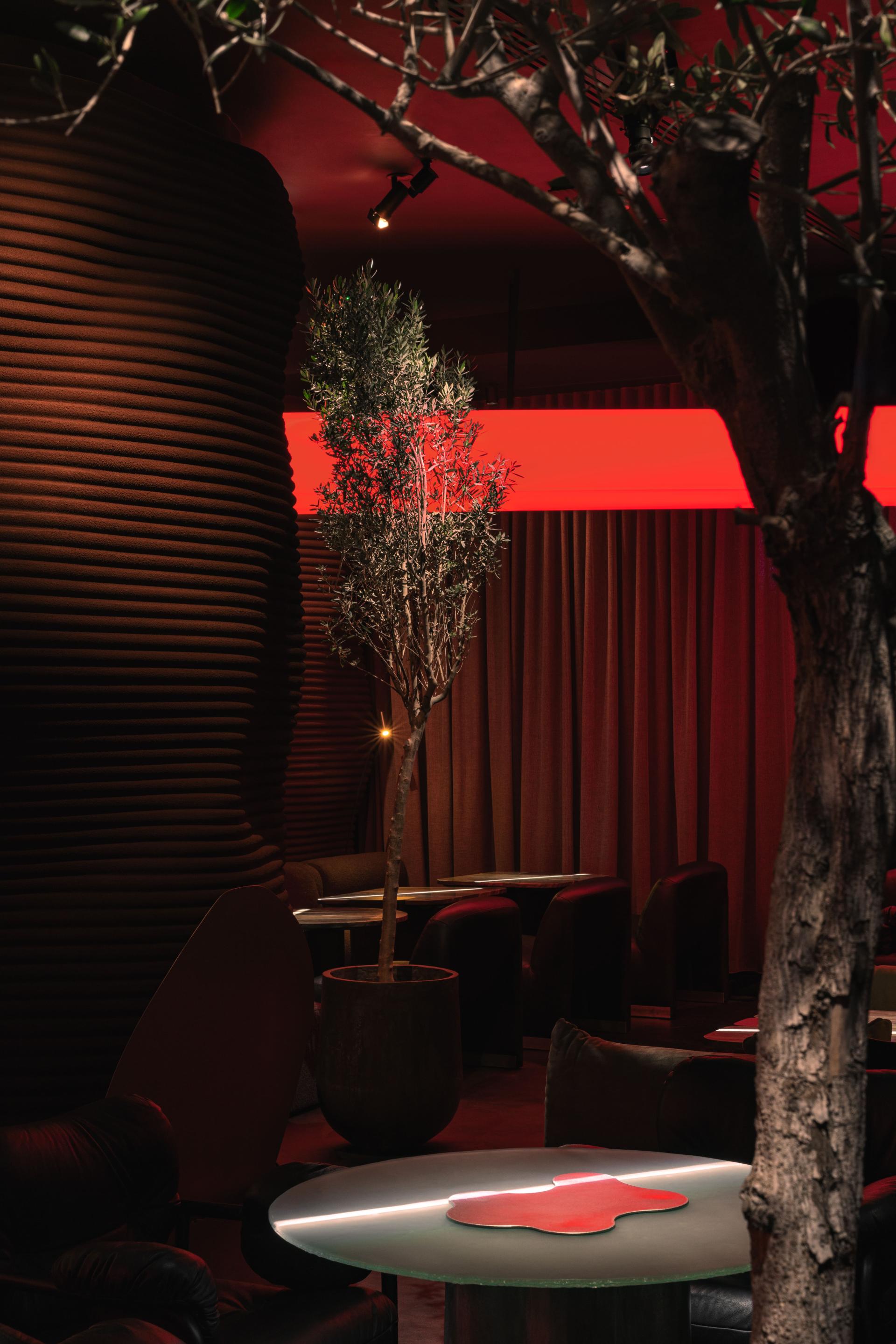 London Design Awards Winner - MYATA Platinum restaurant