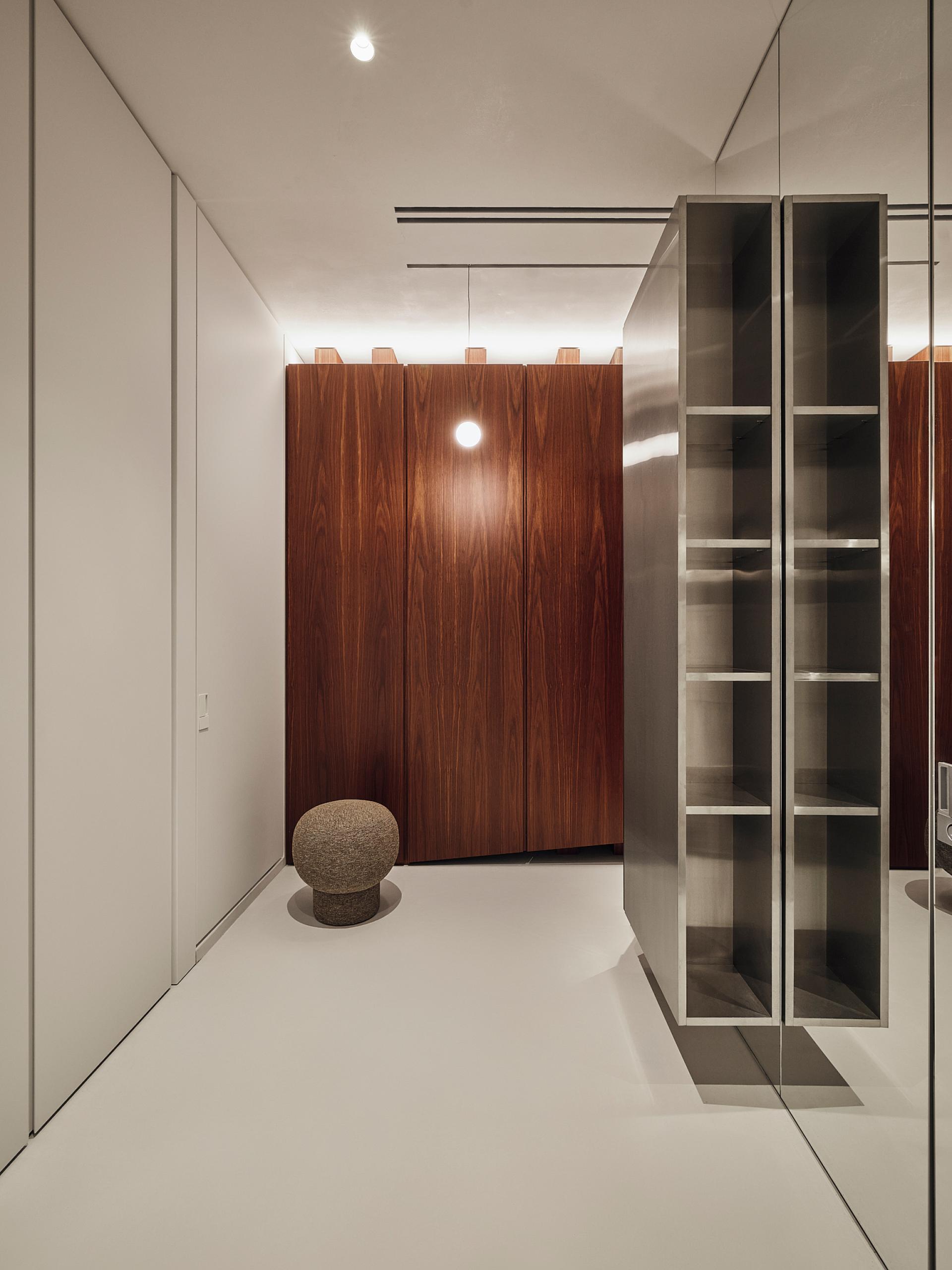 London Design Awards Winner - V8 apartment