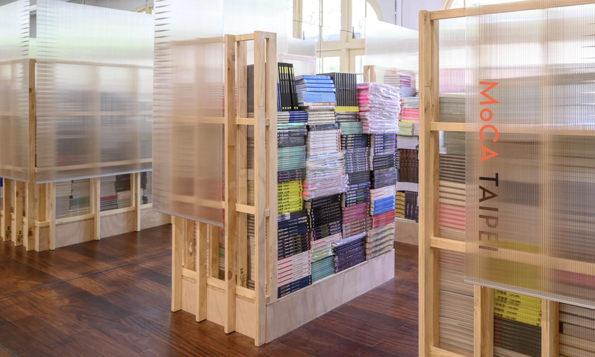 London Design Awards Winner - Dual Exhibitions: Chrono-contemporary & Entrance by Evidence