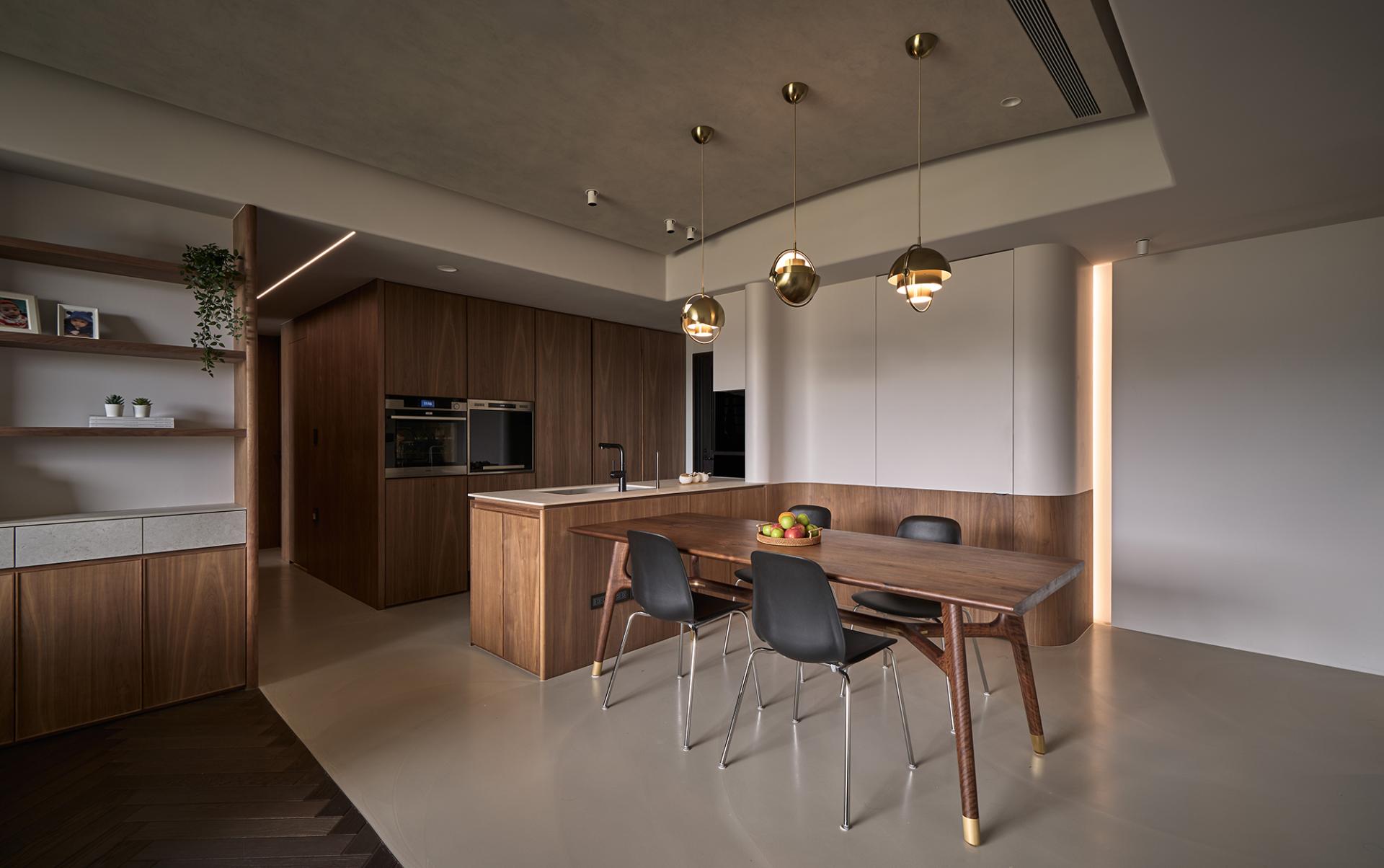 London Design Awards Winner - Wooden Beams, Bright Dreams
