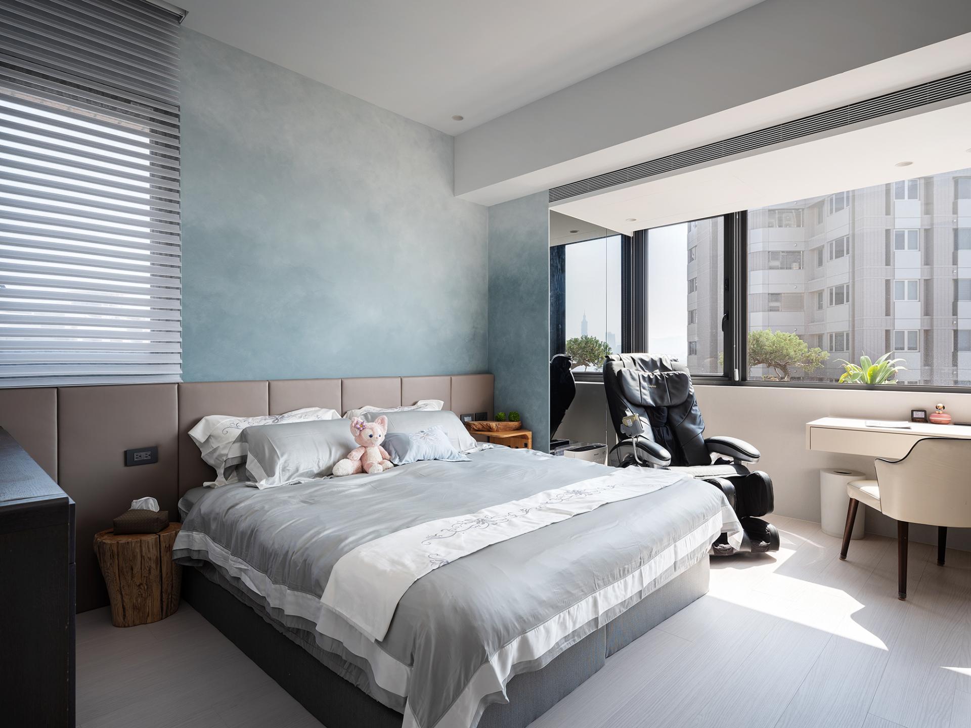London Design Awards Winner - Luminous Green Haven