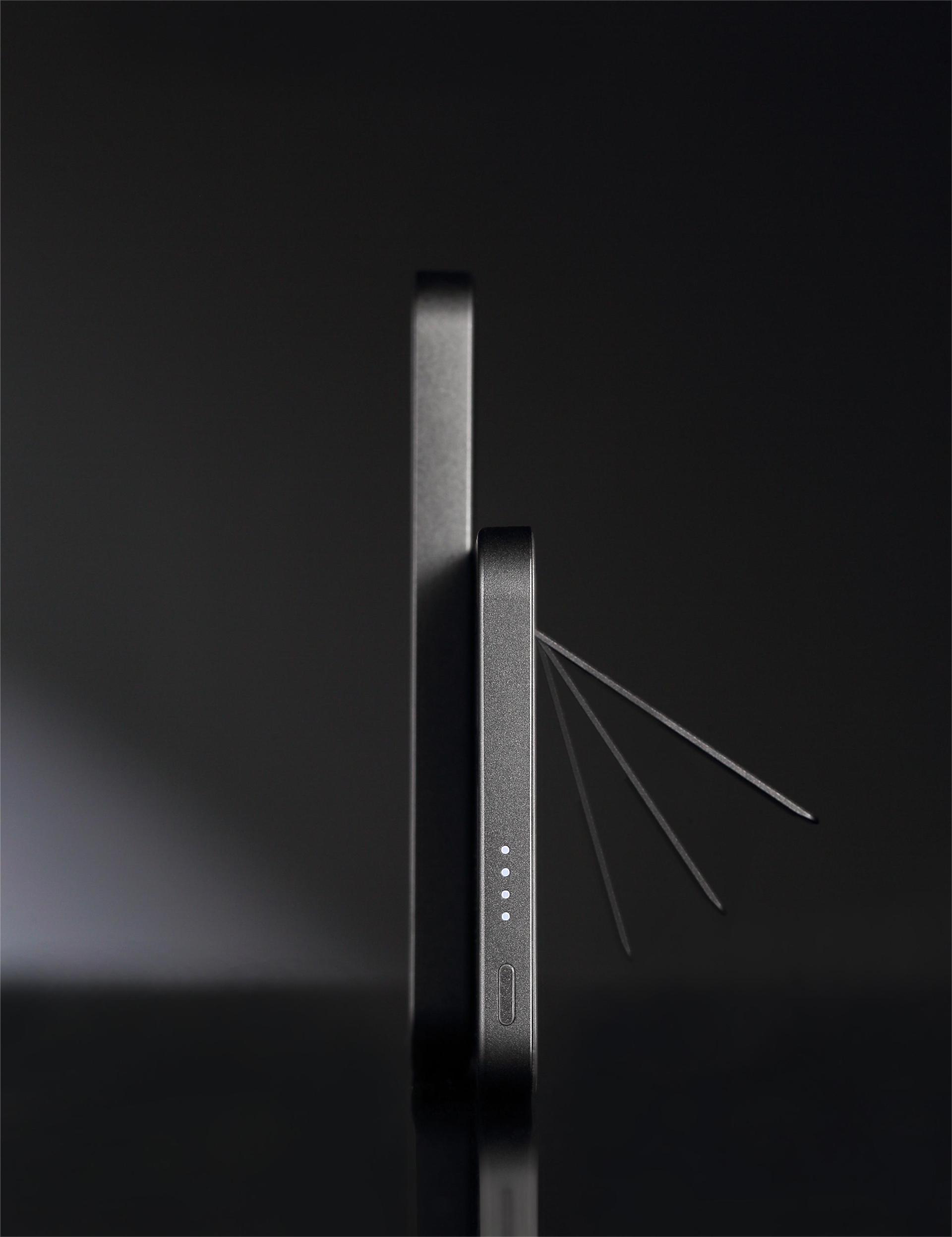 London Design Awards Winner - Traveling Wireless Power Bank