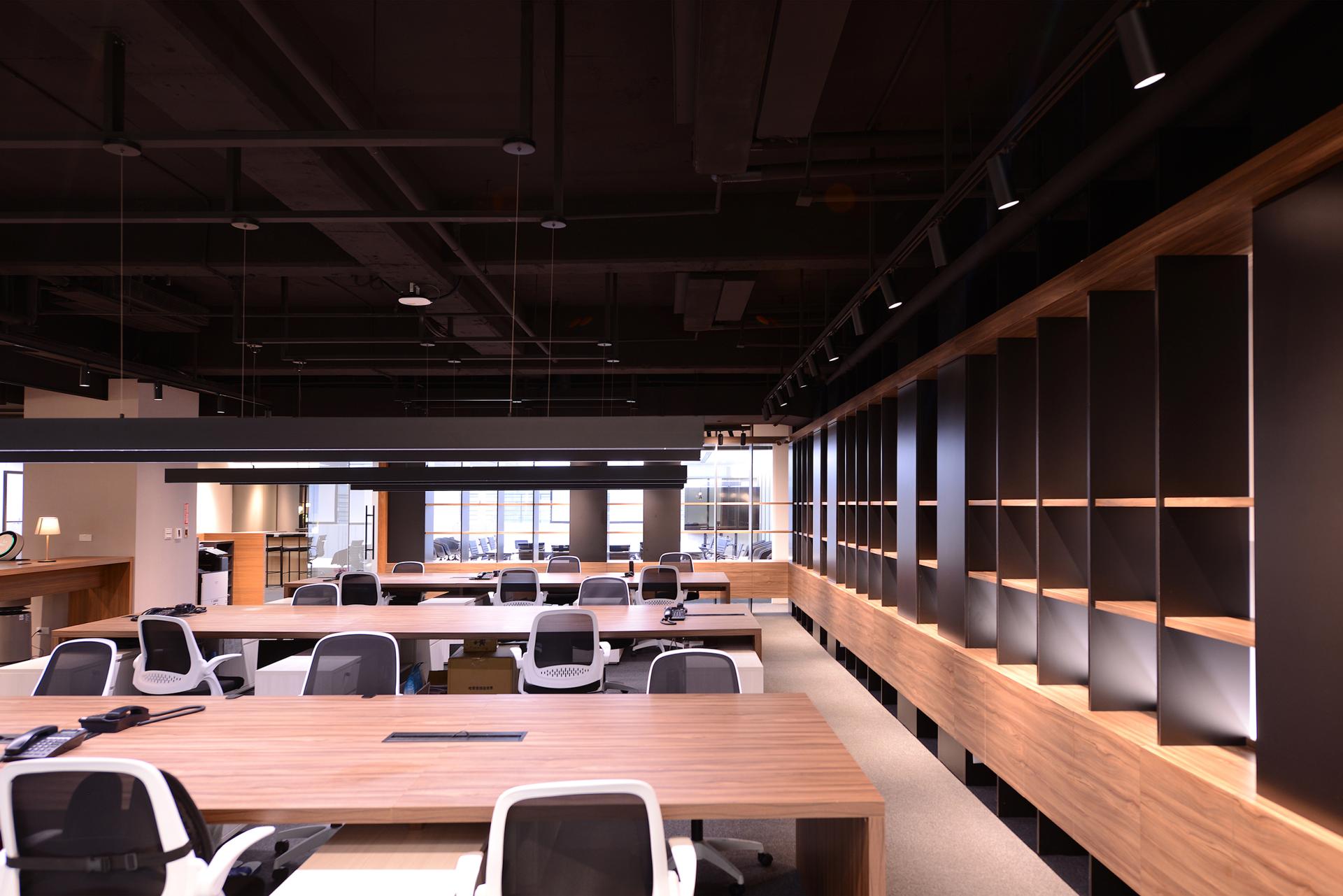 London Design Awards Winner - Brightek Optoelectronics Office