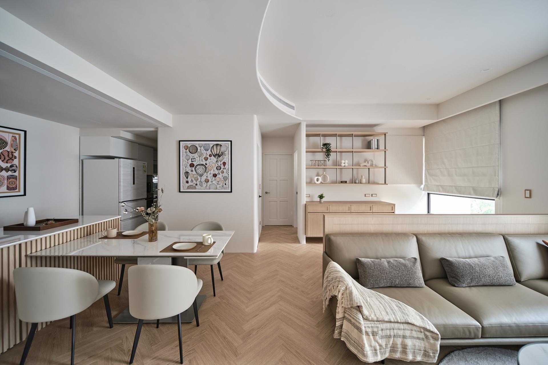 London Design Awards Winner - Dawn's Curved Whisper