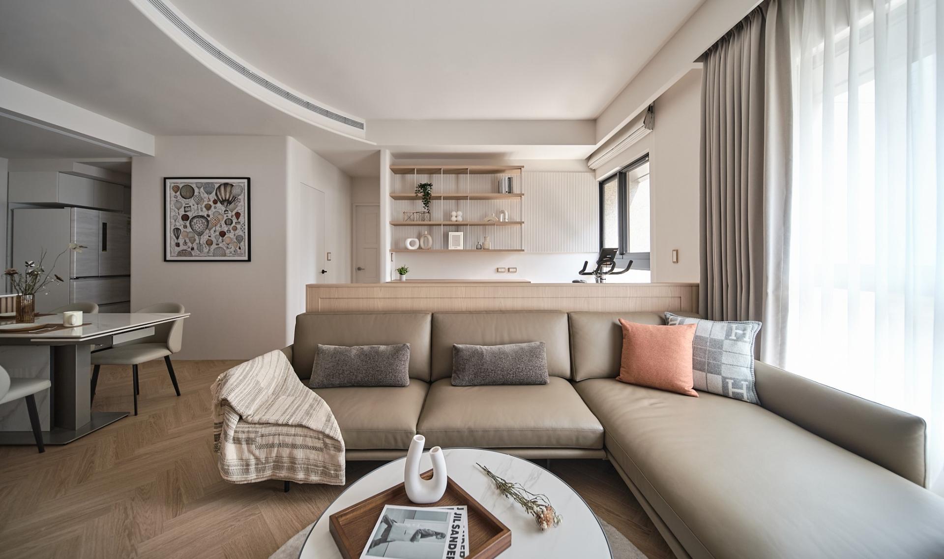 London Design Awards Winner - Dawn's Curved Whisper