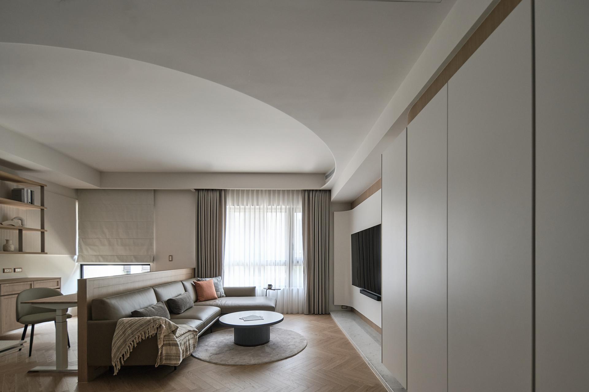 London Design Awards Winner - Dawn's Curved Whisper