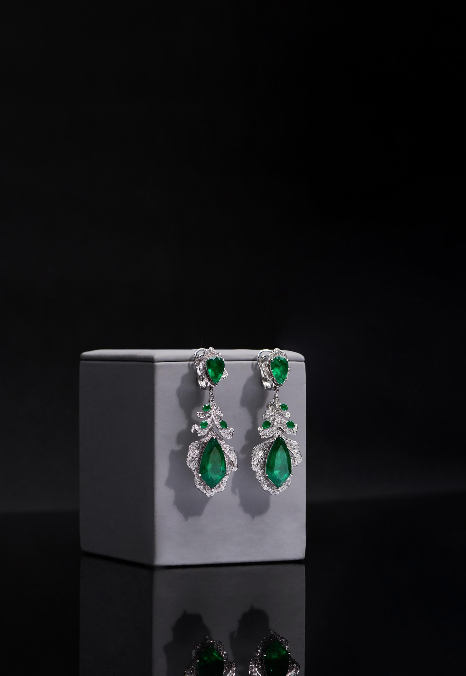 London Design Awards Winner - Emerald Collection: Floral Elegance Treasures