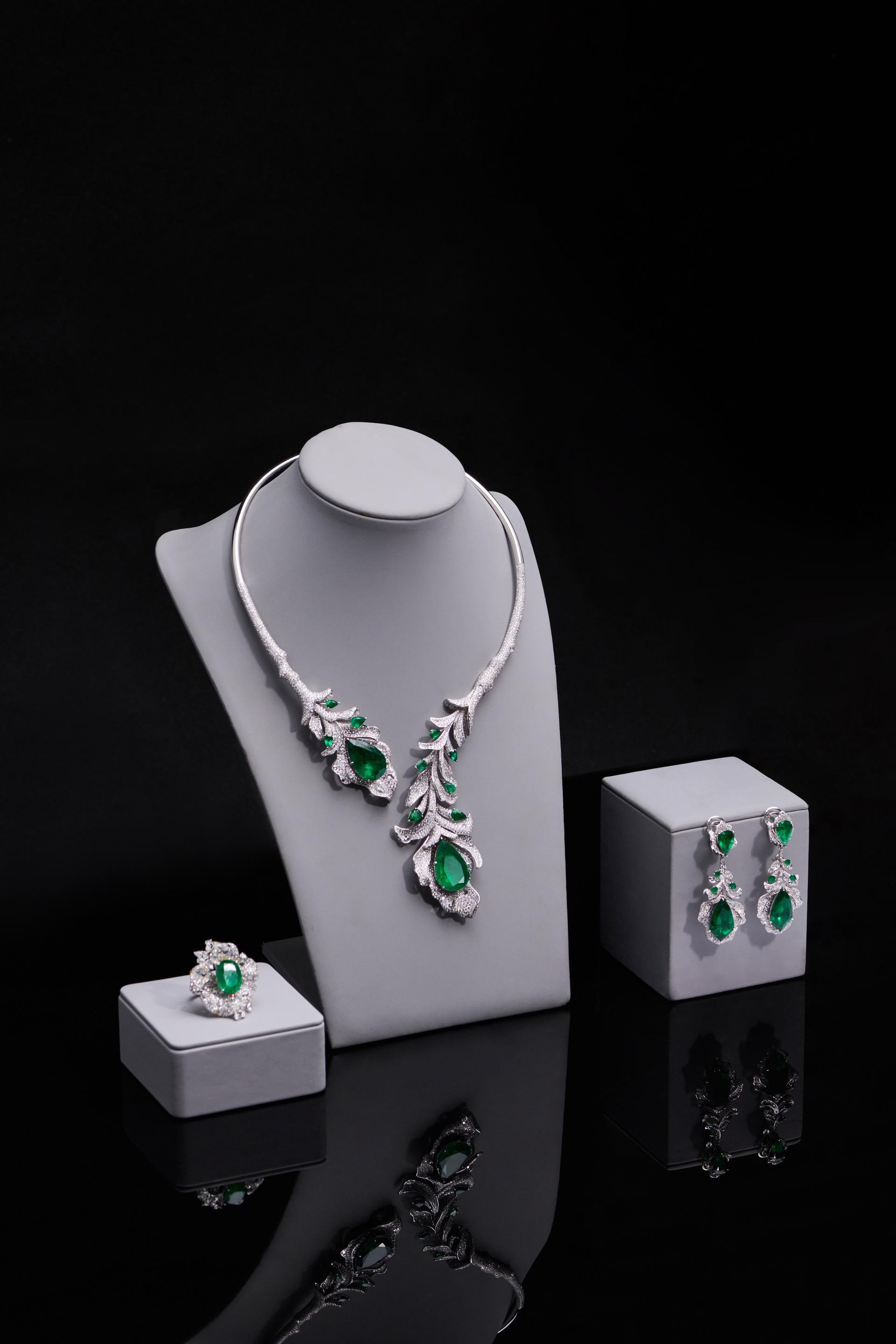 London Design Awards Winner - Emerald Collection: Floral Elegance Treasures