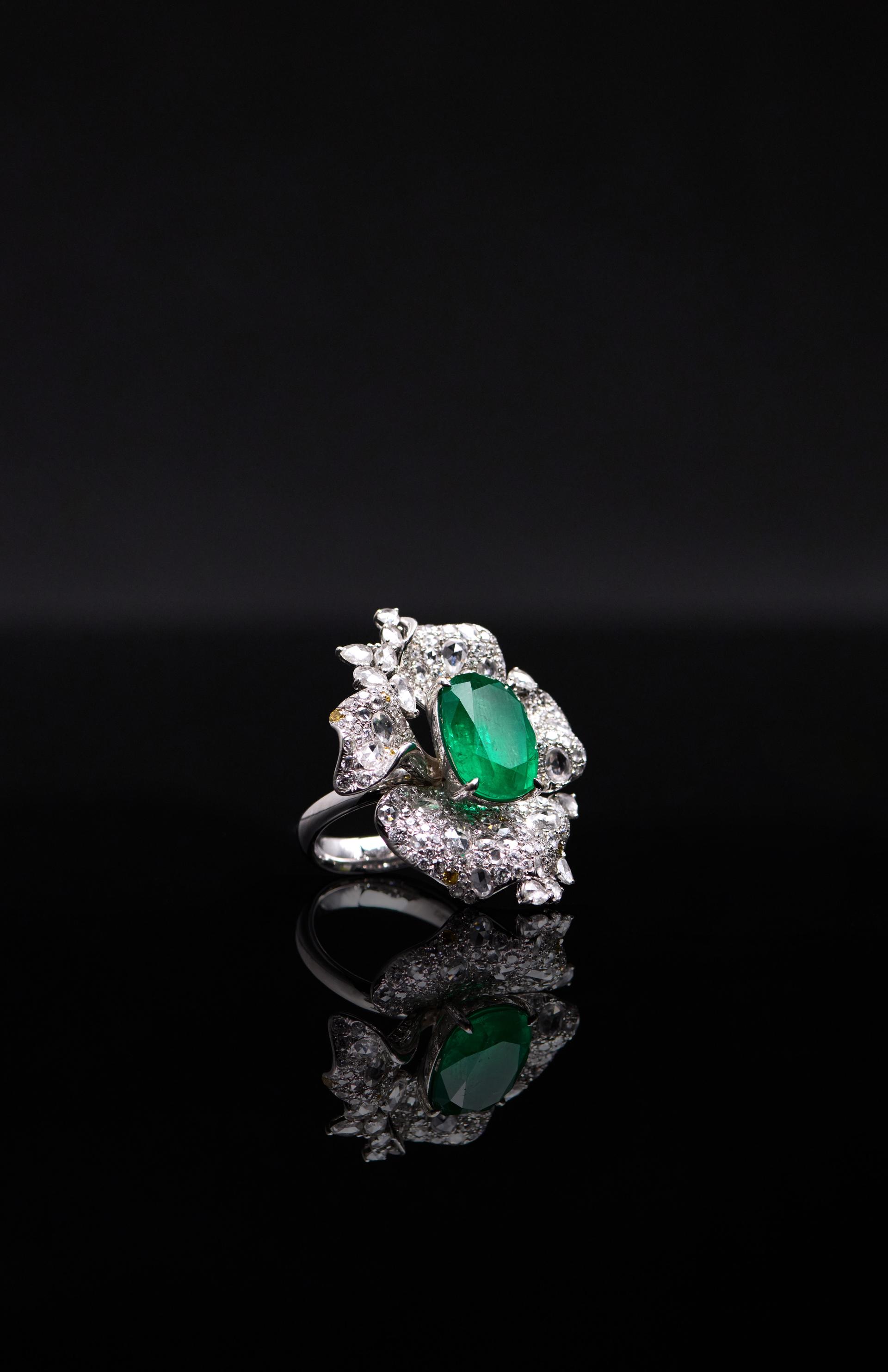 London Design Awards Winner - Emerald Collection: Floral Elegance Treasures