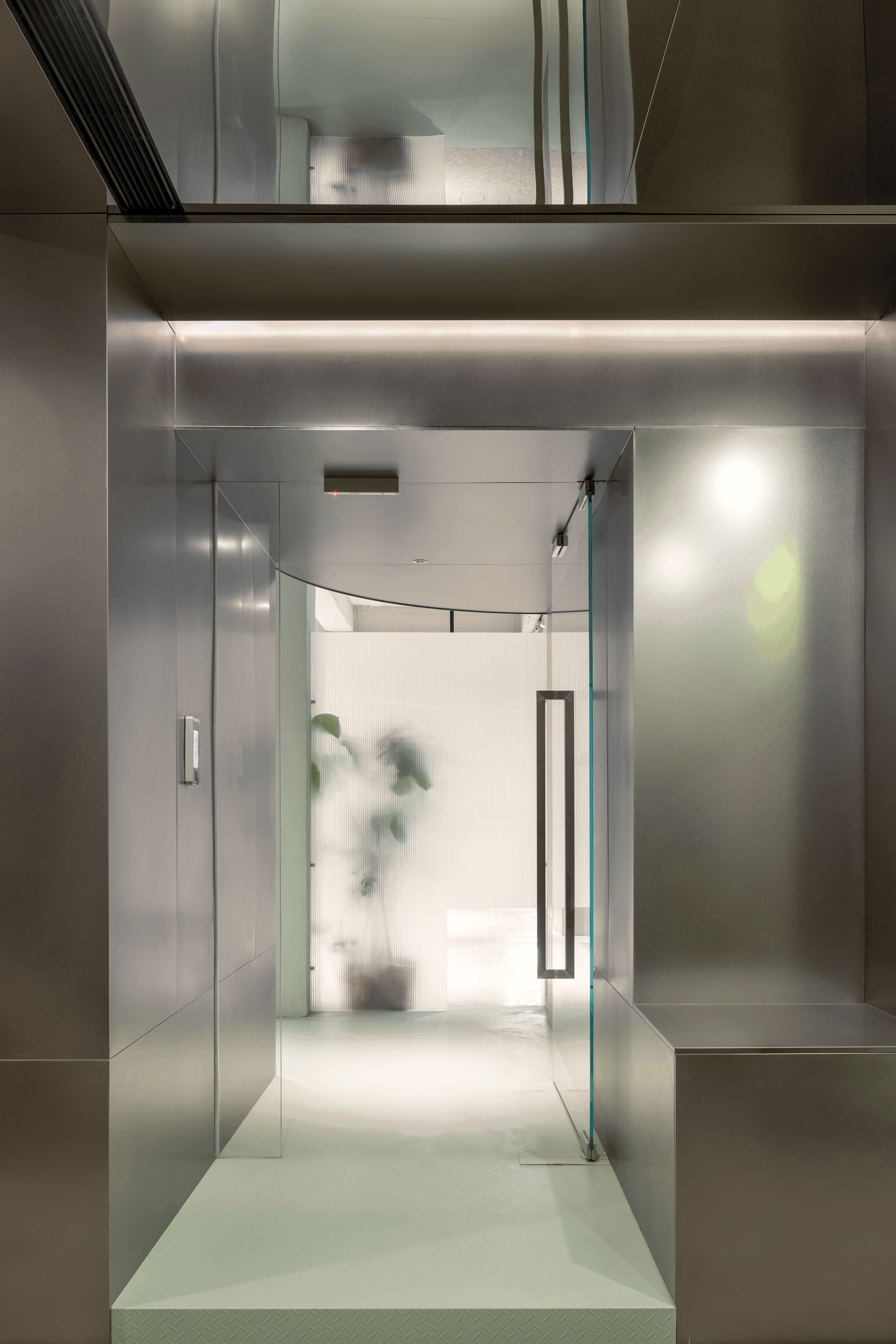 London Design Awards Winner - Health & Beauty Office Space