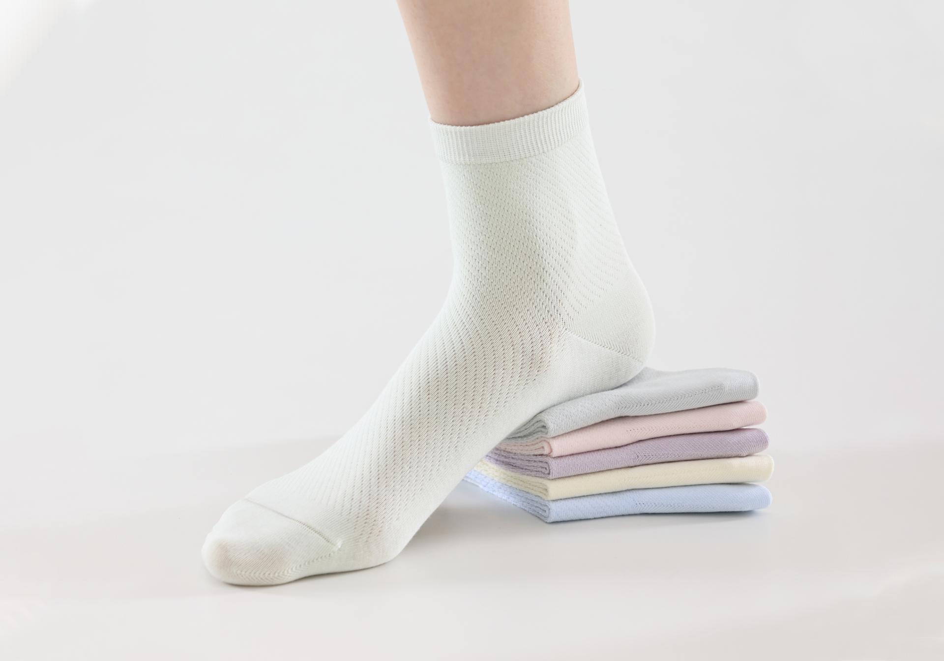 London Design Awards Winner - Scent Breathing Socks