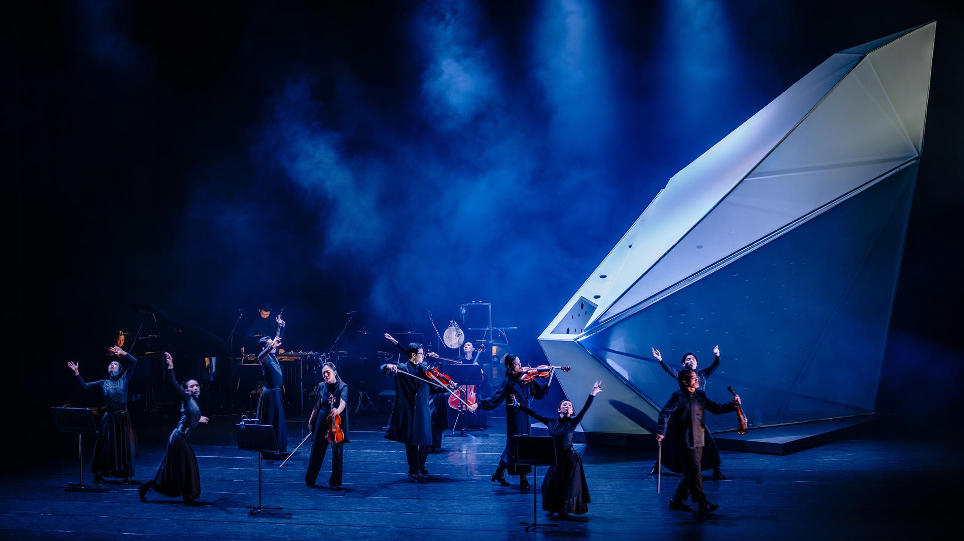 London Design Awards Winner - Pursuing the Light Ahead-Into PAUL CHIANG