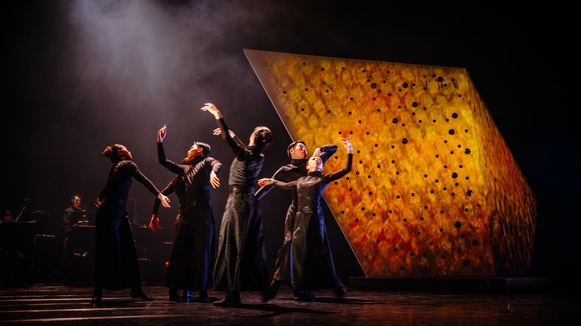 London Design Awards Winner - Pursuing the Light Ahead-Into PAUL CHIANG