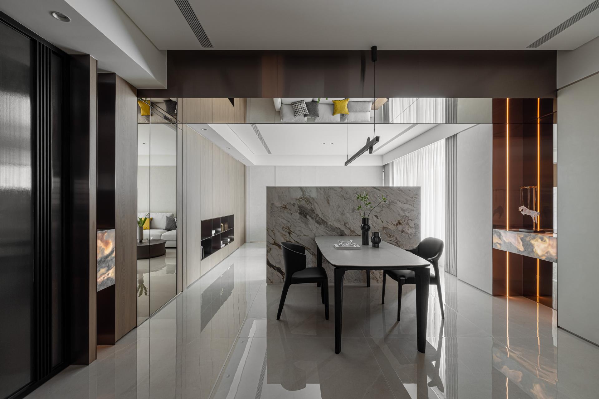 London Design Awards Winner - Luminous Eclipse