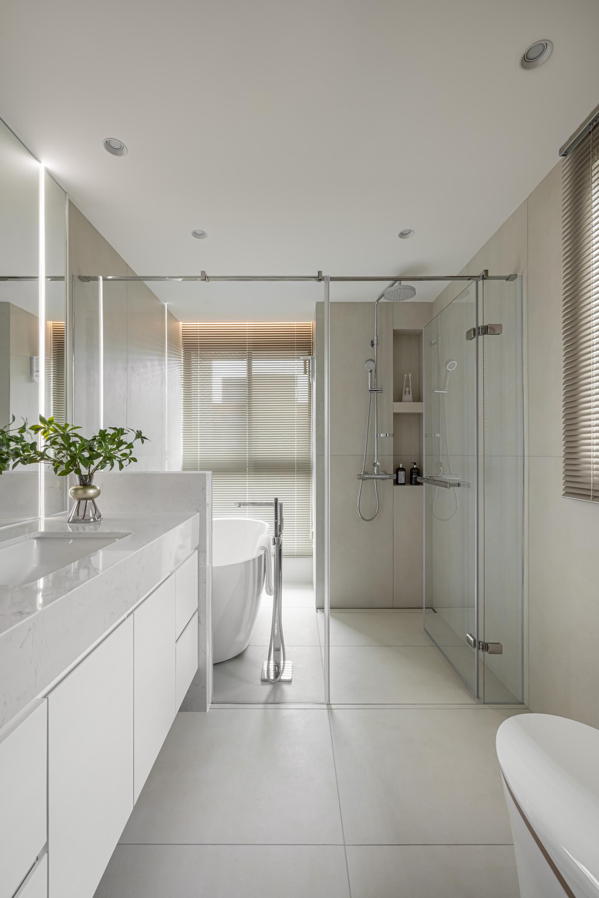 London Design Awards Winner - Luminous Eclipse