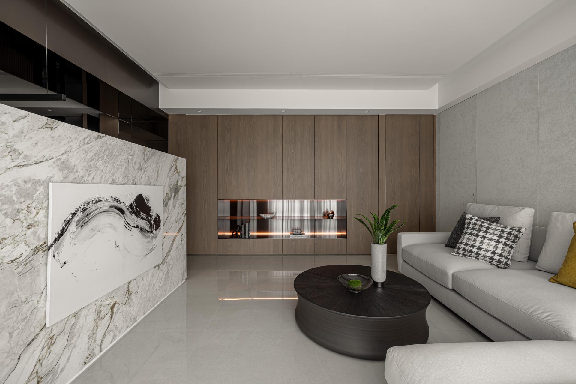 London Design Awards Winner - Luminous Eclipse