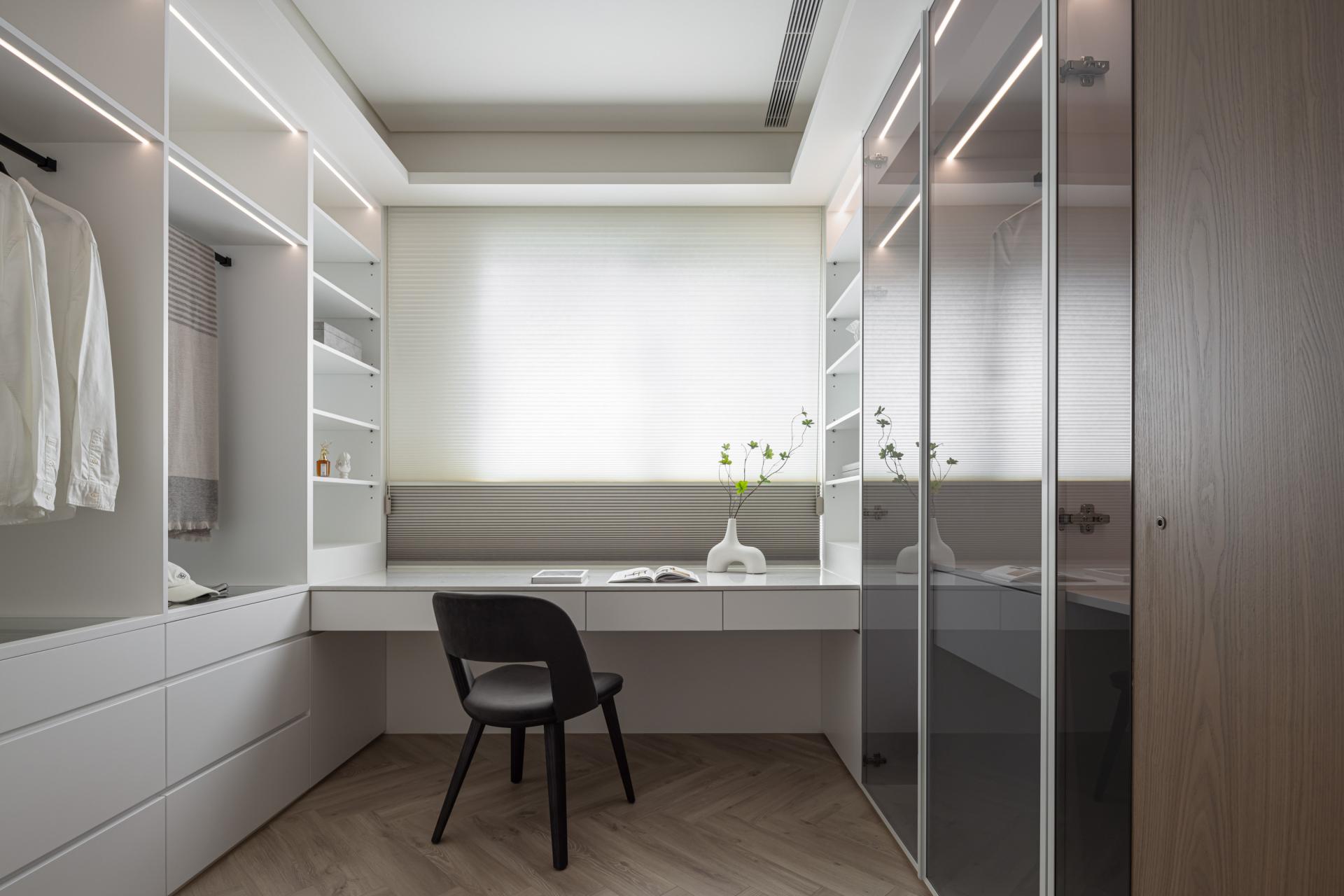 London Design Awards Winner - Luminous Eclipse