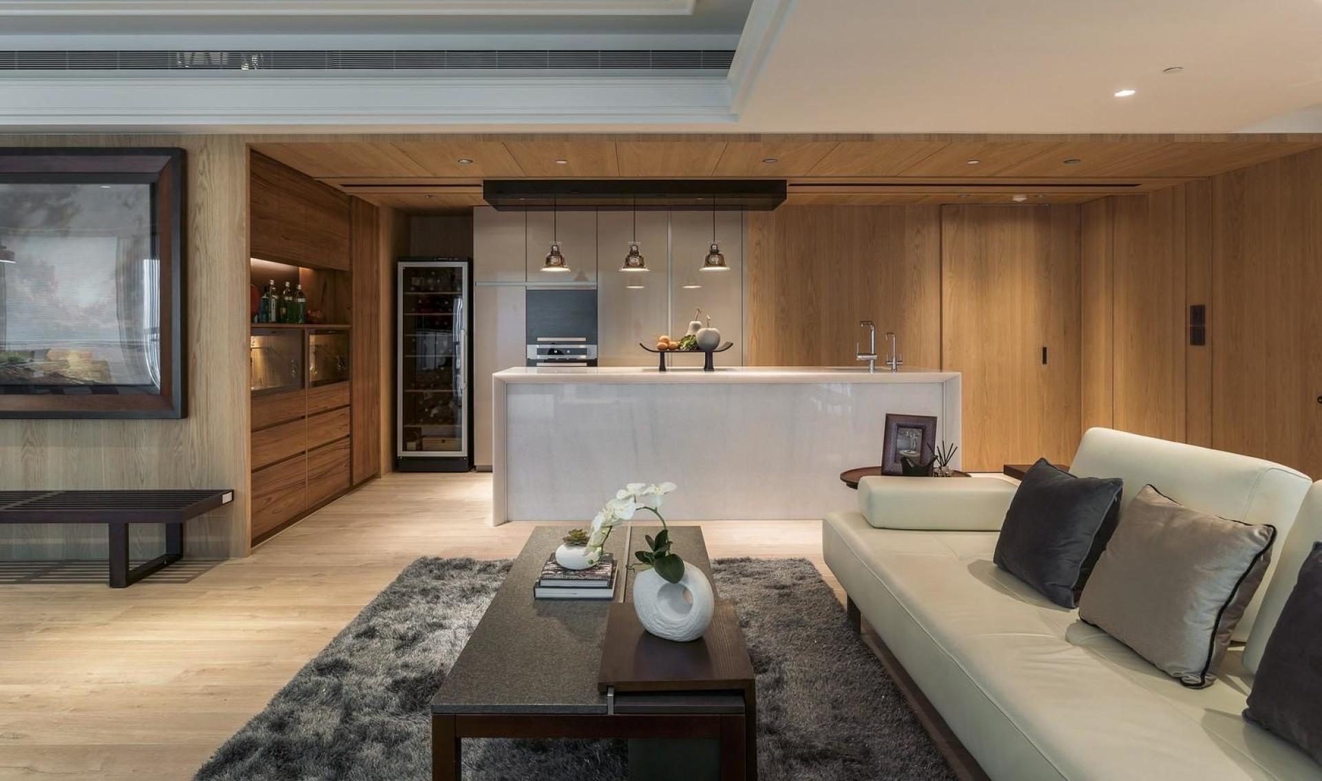 London Design Awards Winner - The Royalty Belonging to the Heart of Power