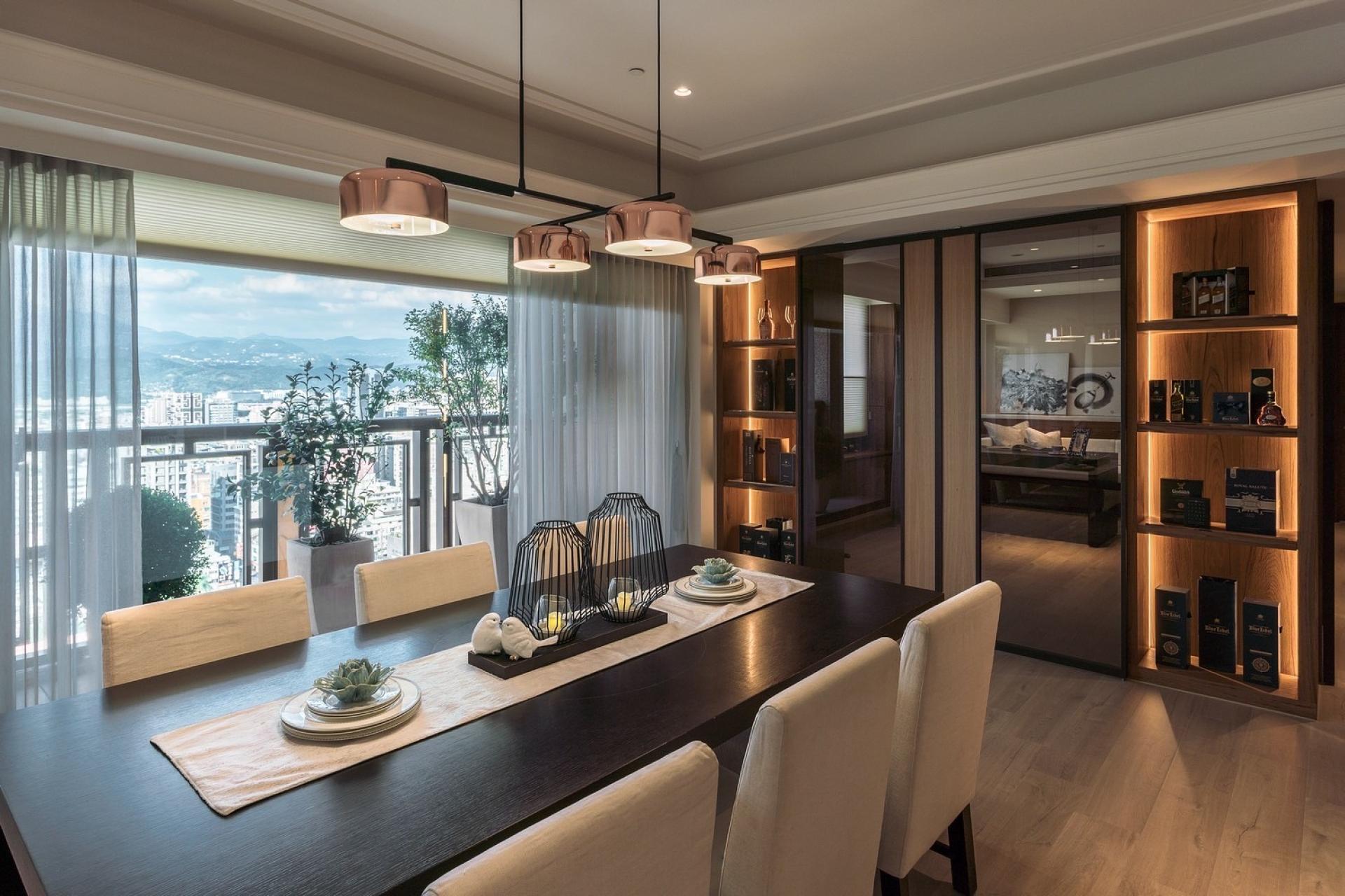 London Design Awards Winner - The Royalty Belonging to the Heart of Power