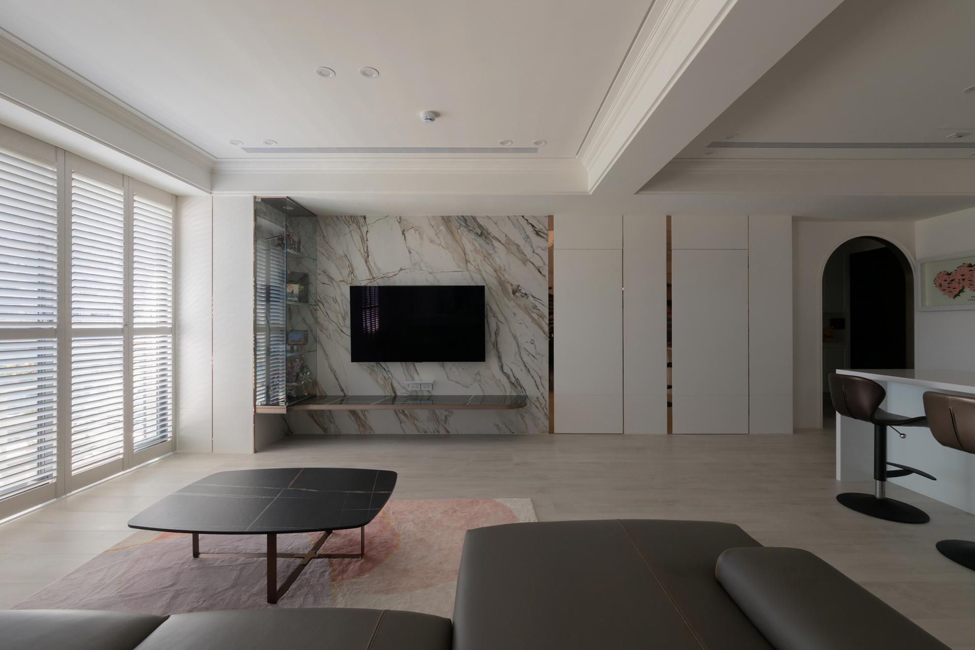 London Design Awards Winner - Silent Gloria