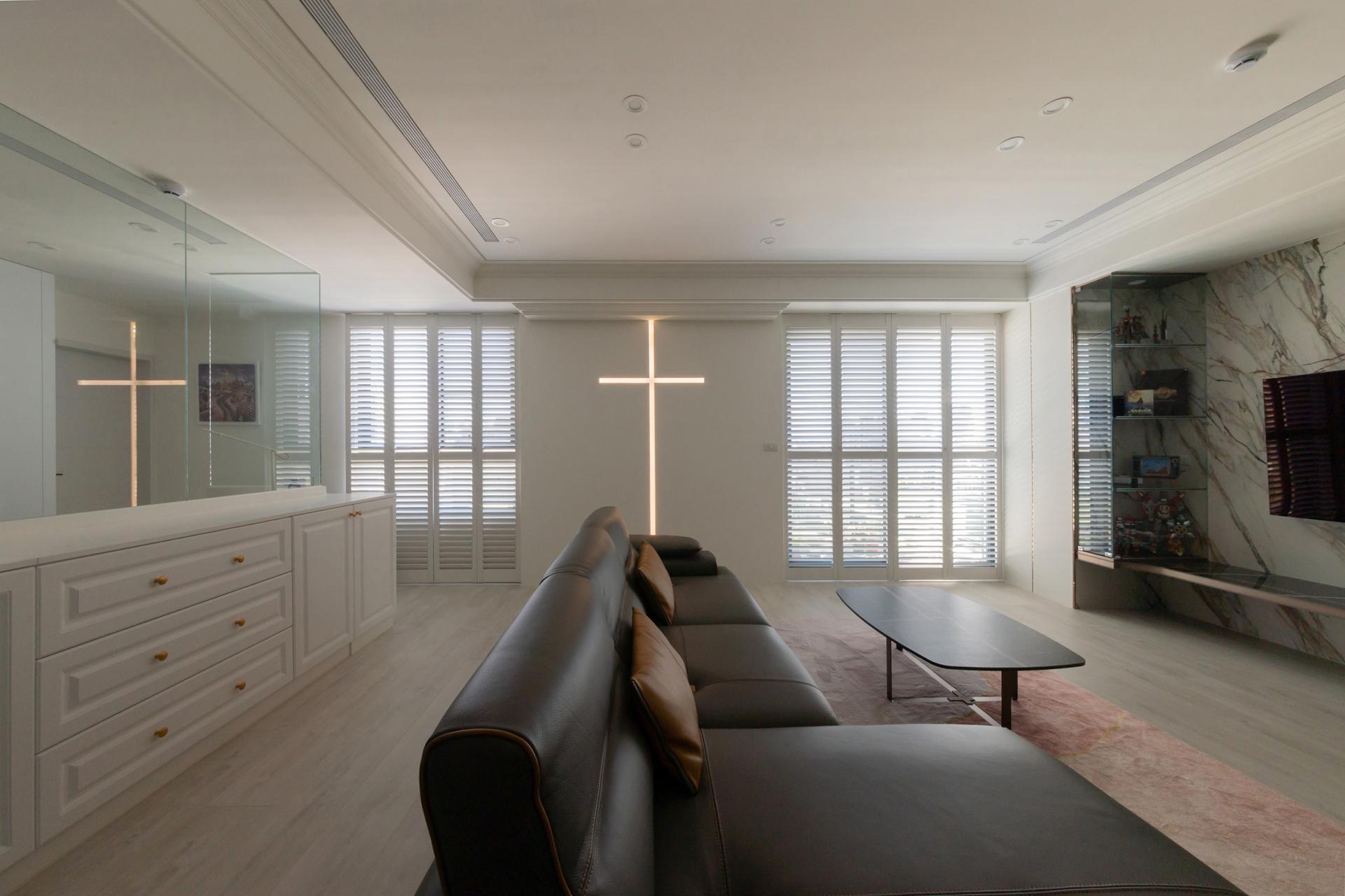 London Design Awards Winner - Silent Gloria