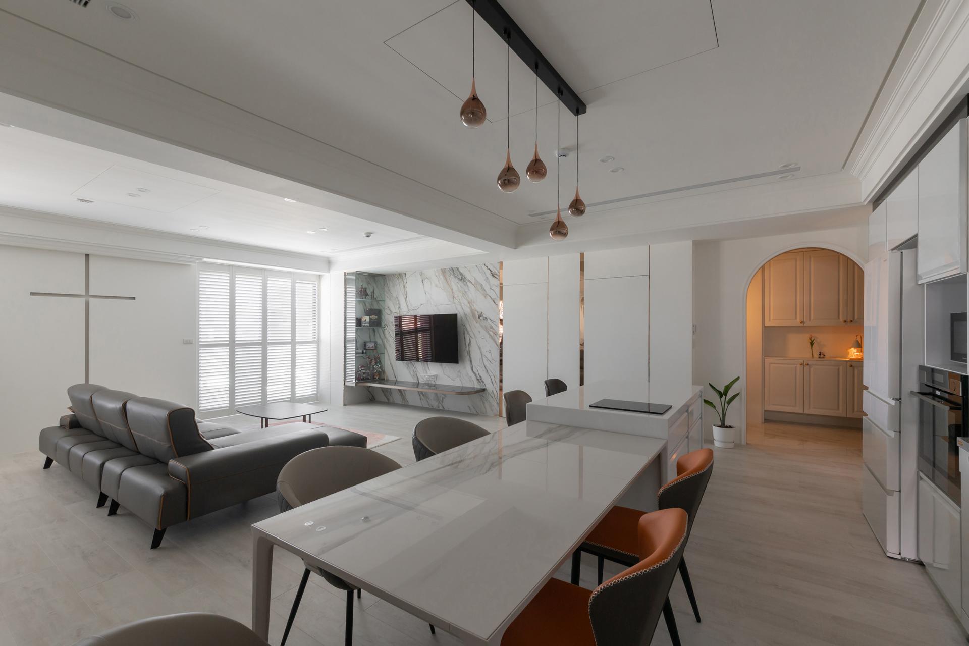 London Design Awards Winner - Silent Gloria